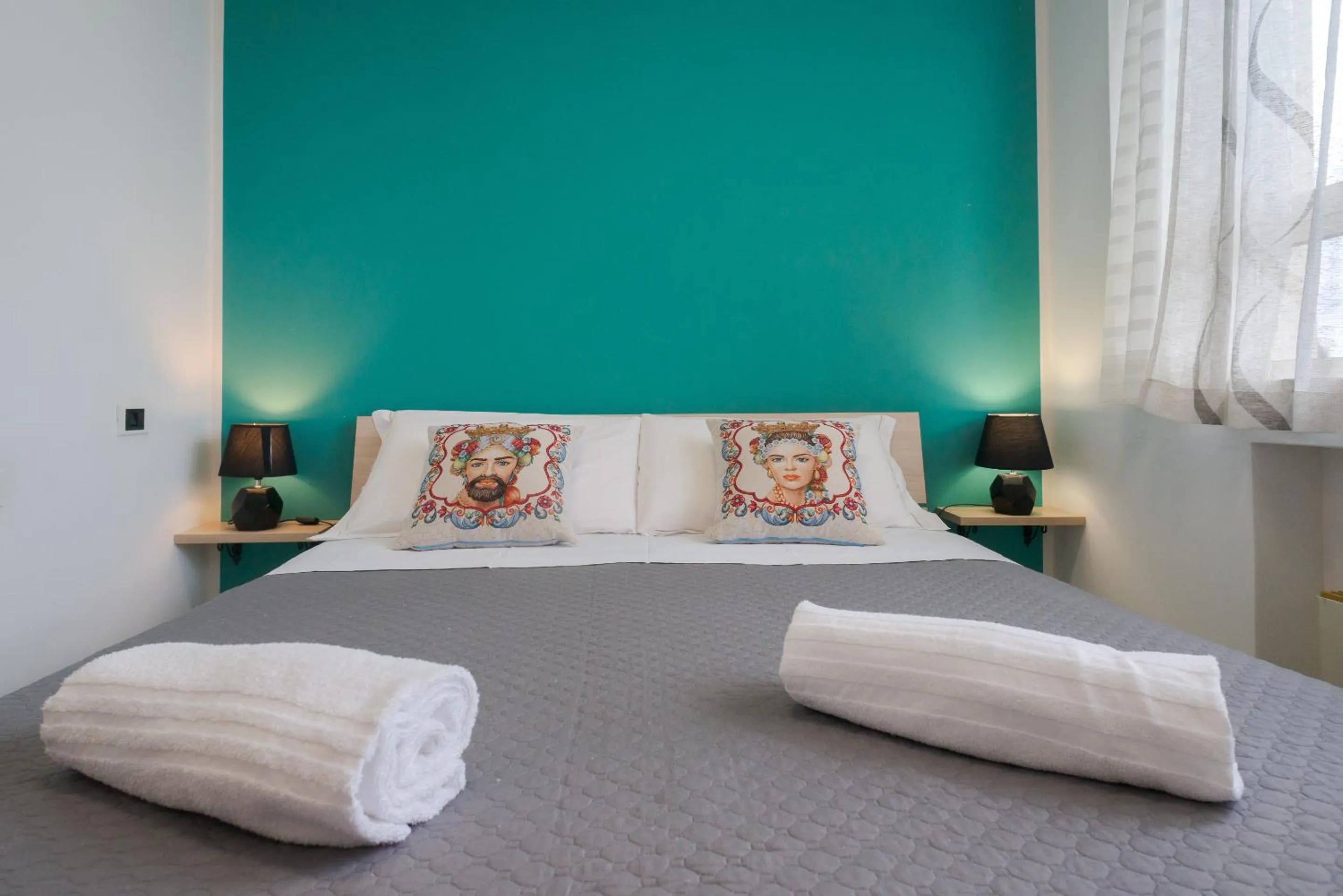 Bedroom, Bed in Lady Hill