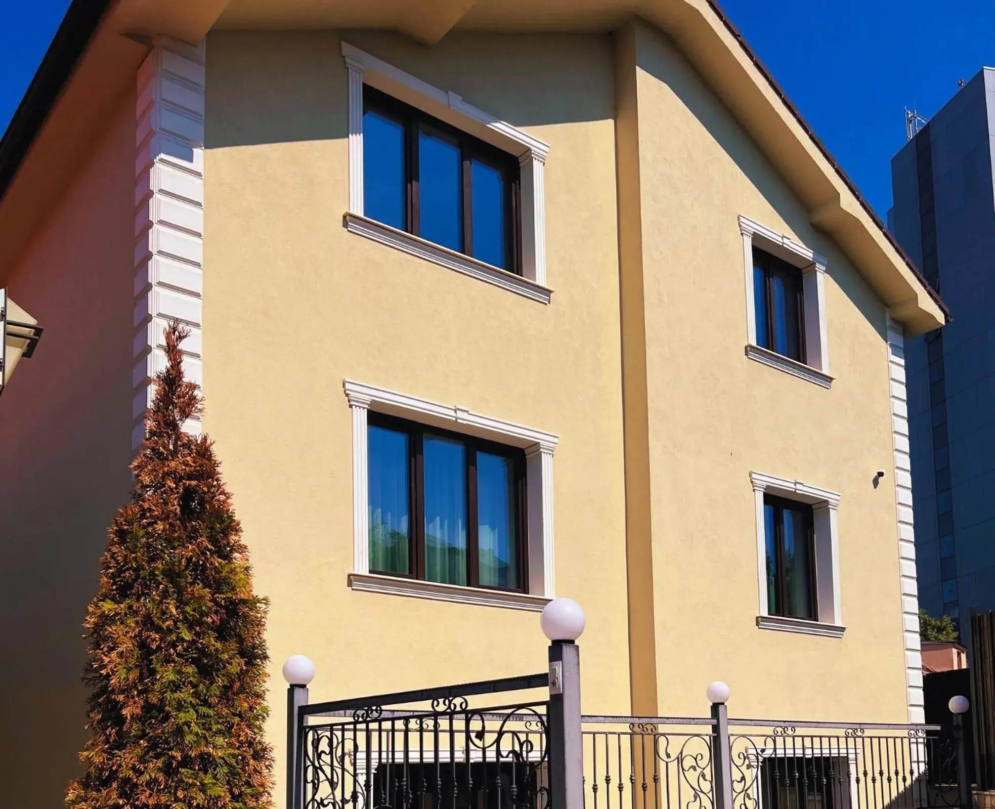 Property building in Boutique Central Property building in Boutique Central