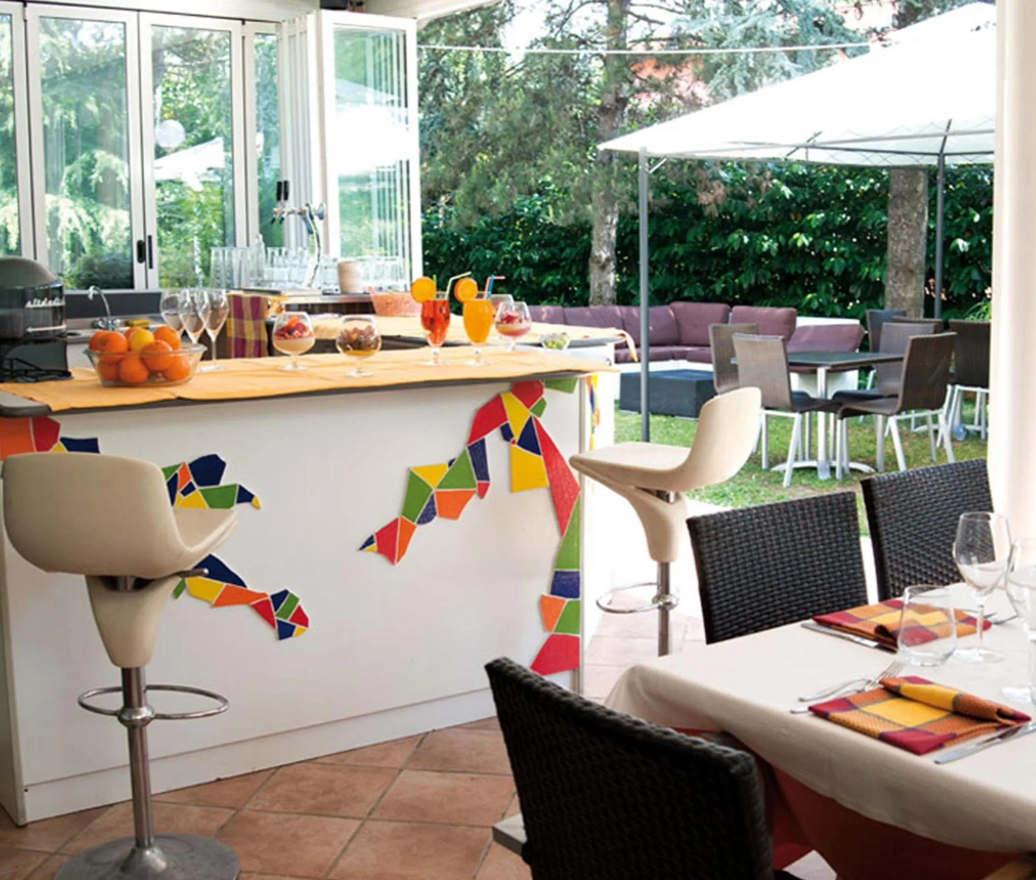 Restaurant/places to eat in Park Hotel