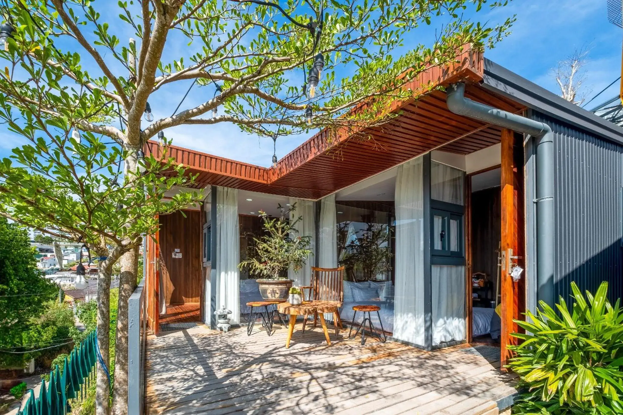 Quadruple Room with Balcony in Orimi Cafe & Homies Dalat Quadruple Room with Balcony in Orimi Cafe & Homies Dalat