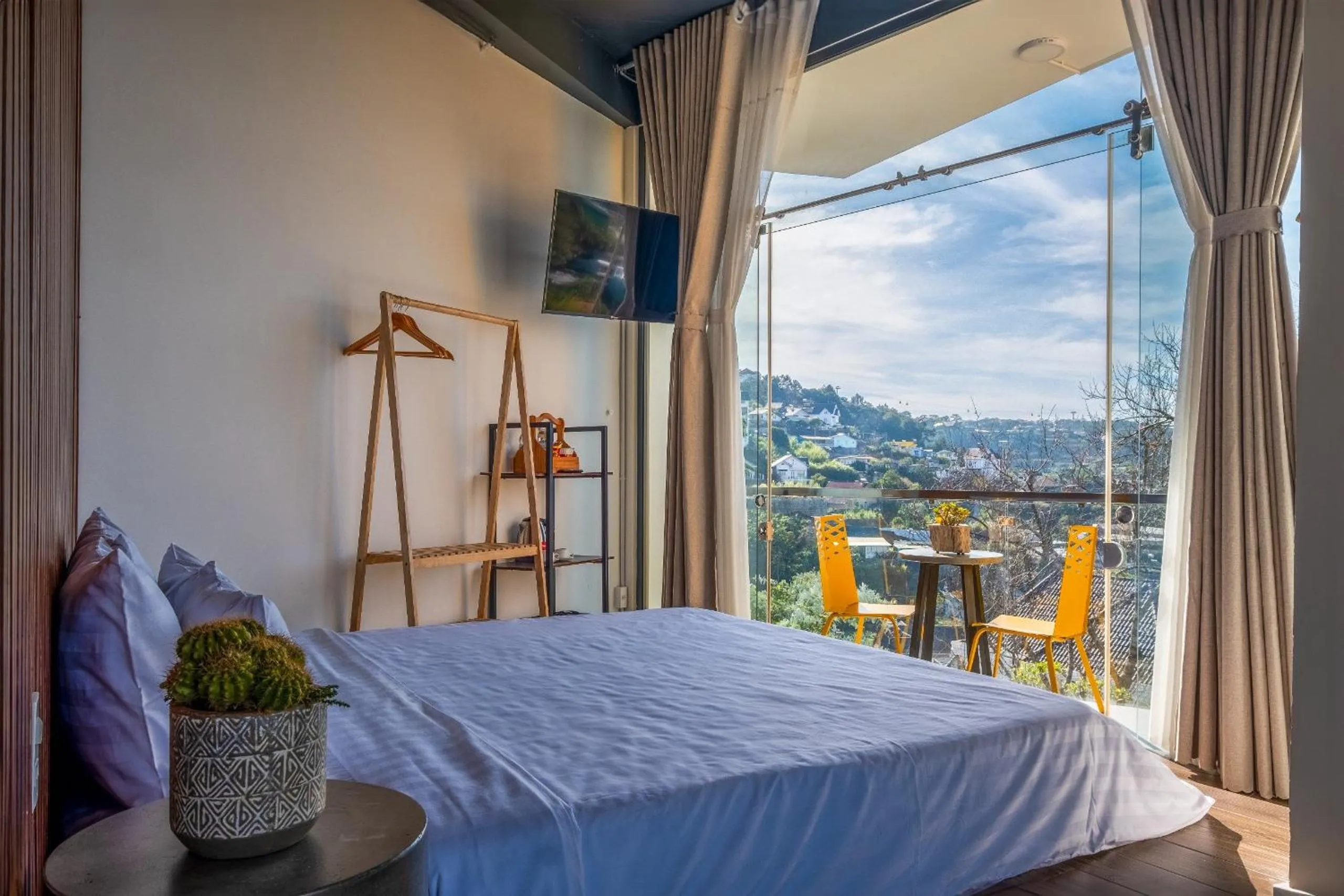 Bedroom, Bed in Orimi Cafe & Homies Dalat