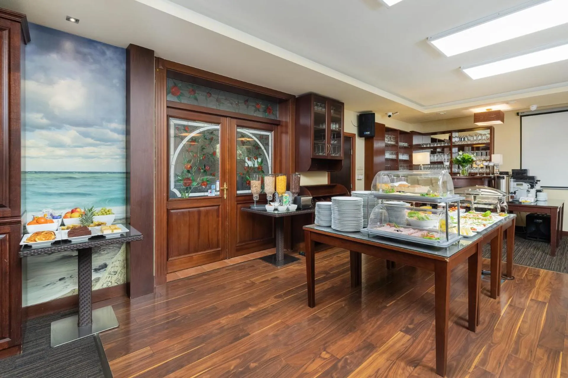 Restaurant/places to eat in Villa Angela