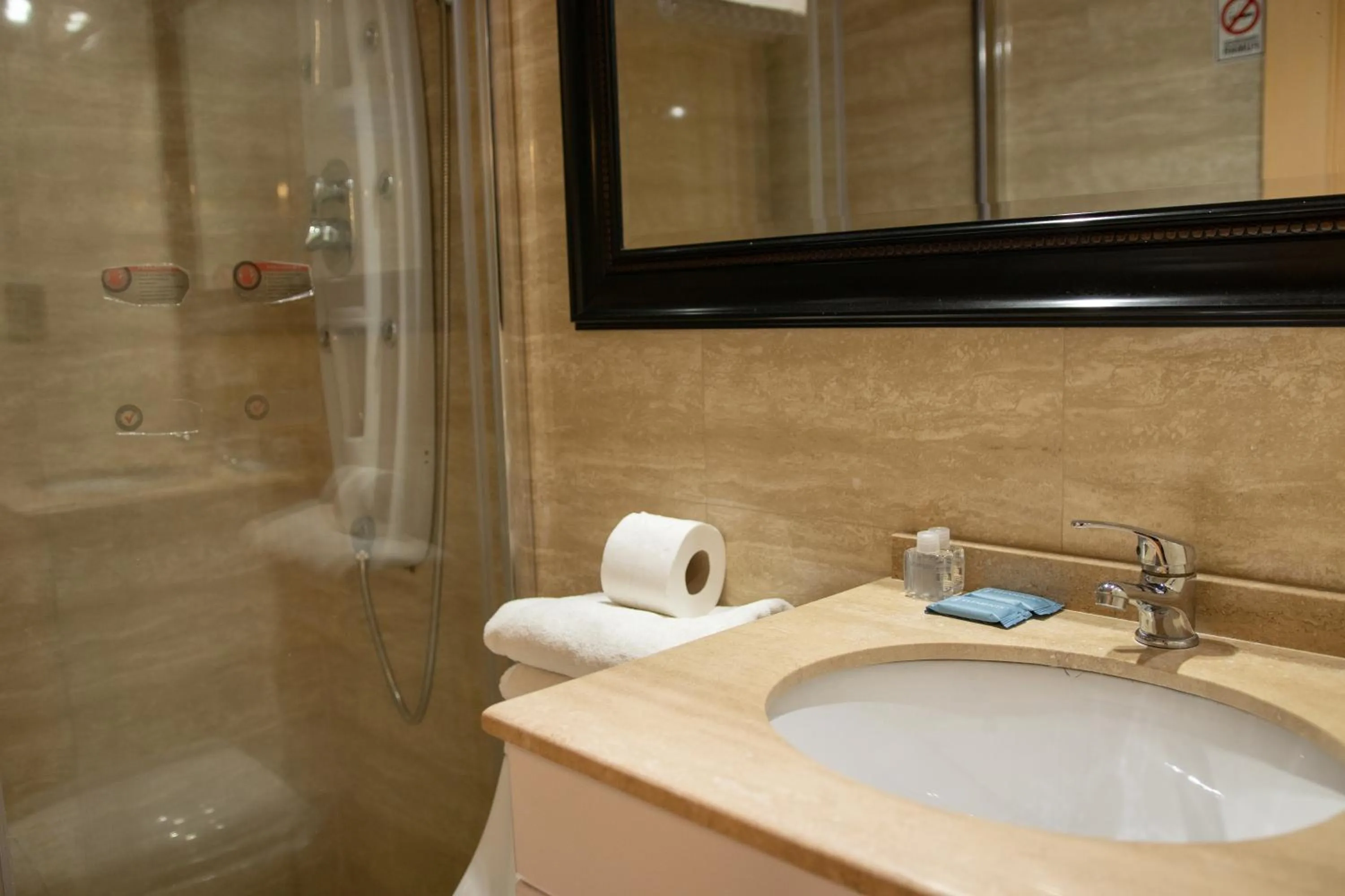 Bathroom in Hotel Di Torlaschi