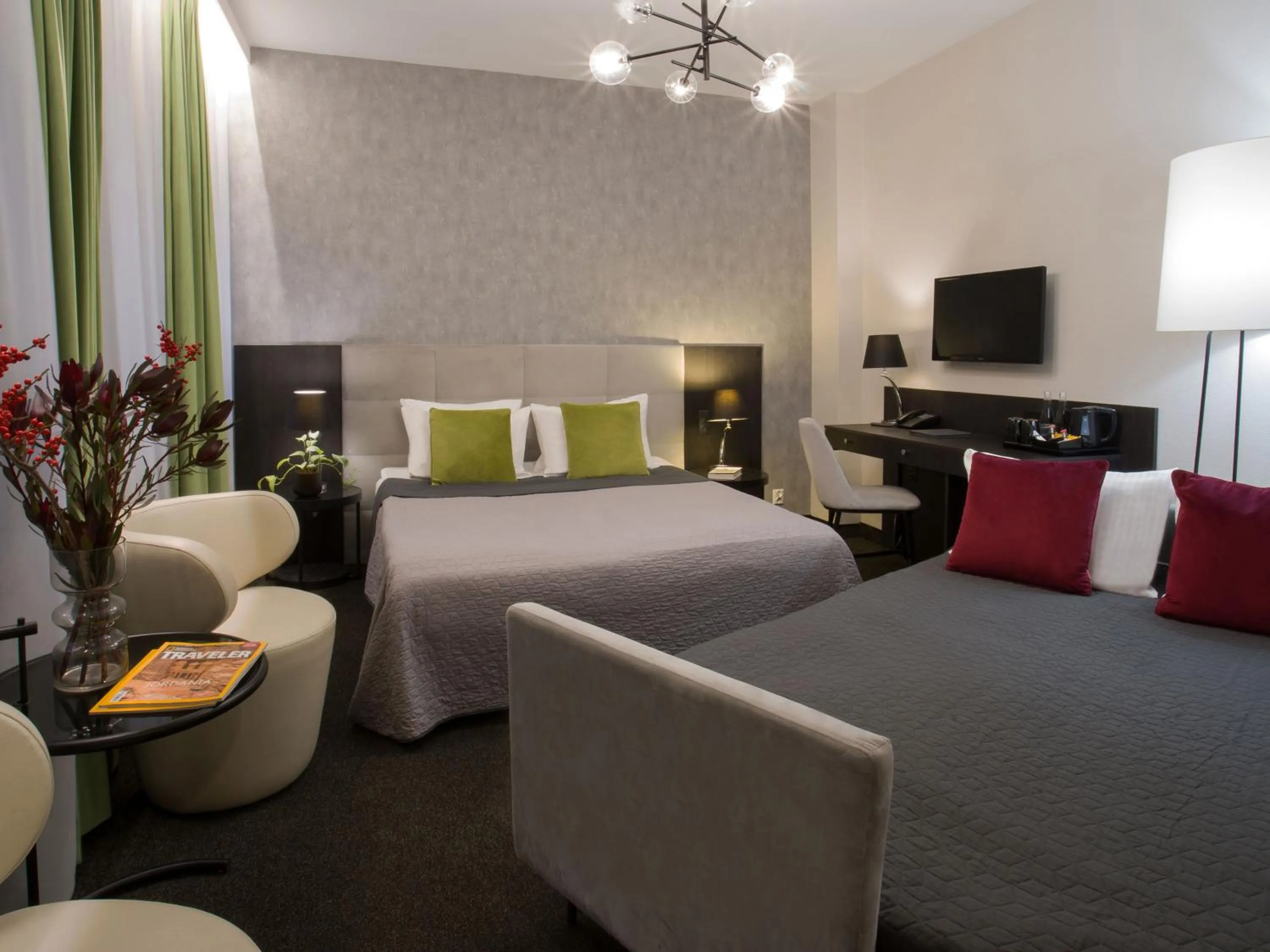 Photo of the whole room, Bed in Hotel Atrium