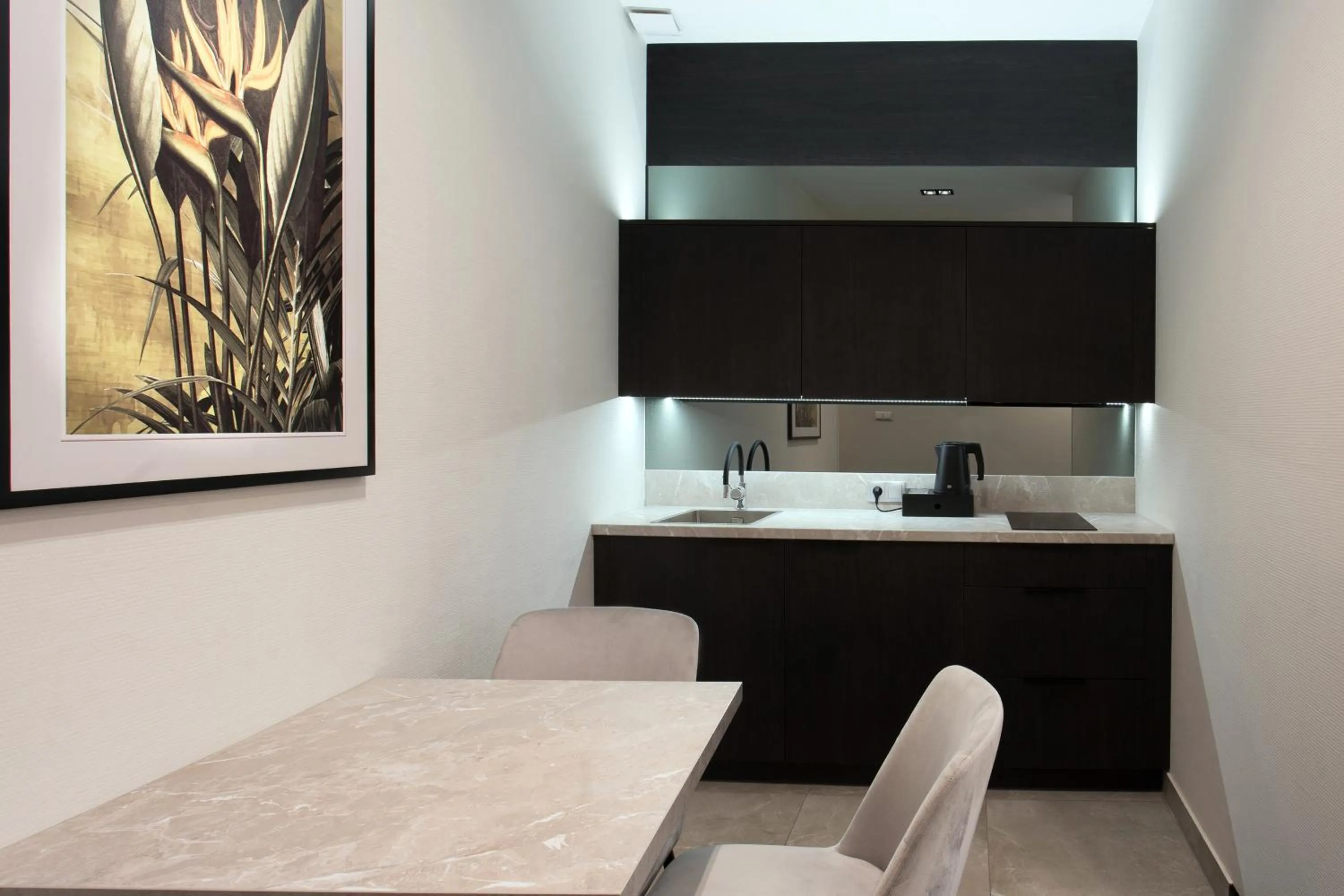 Kitchen or kitchenette in Hotel Atrium