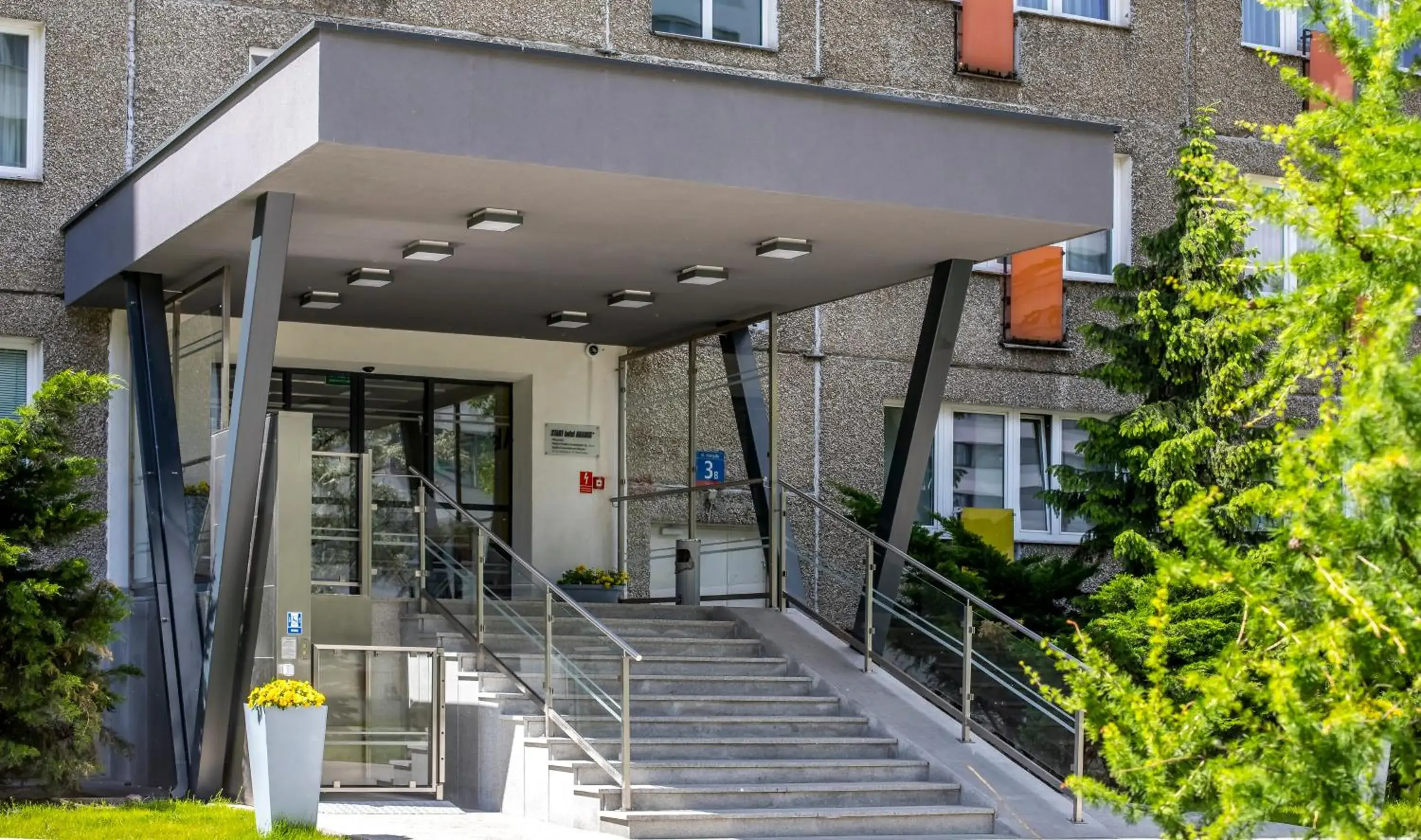 Facade/entrance in Aramis Facade/entrance in Aramis