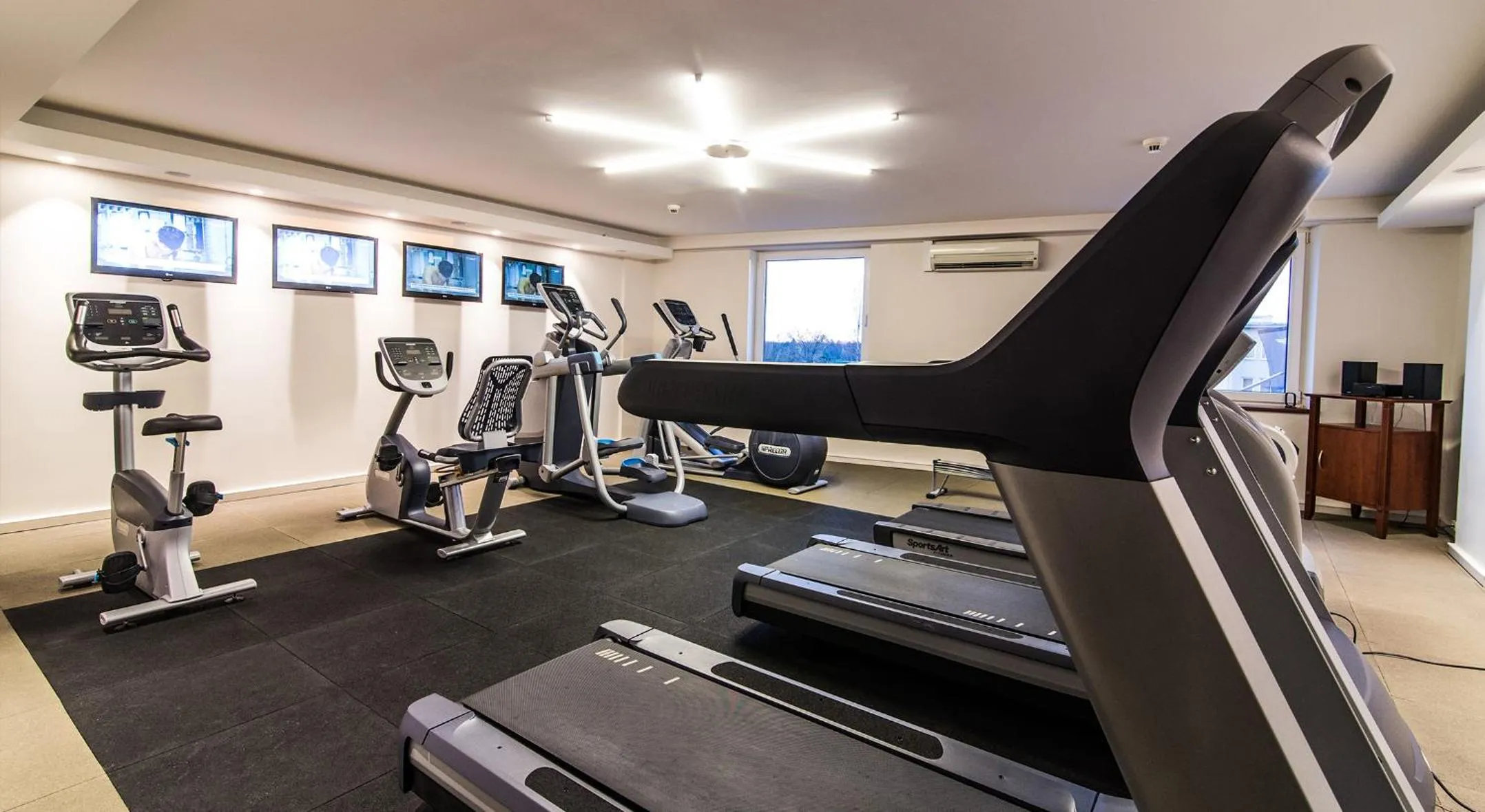 Fitness centre/facilities in Airport Hotel Okęcie