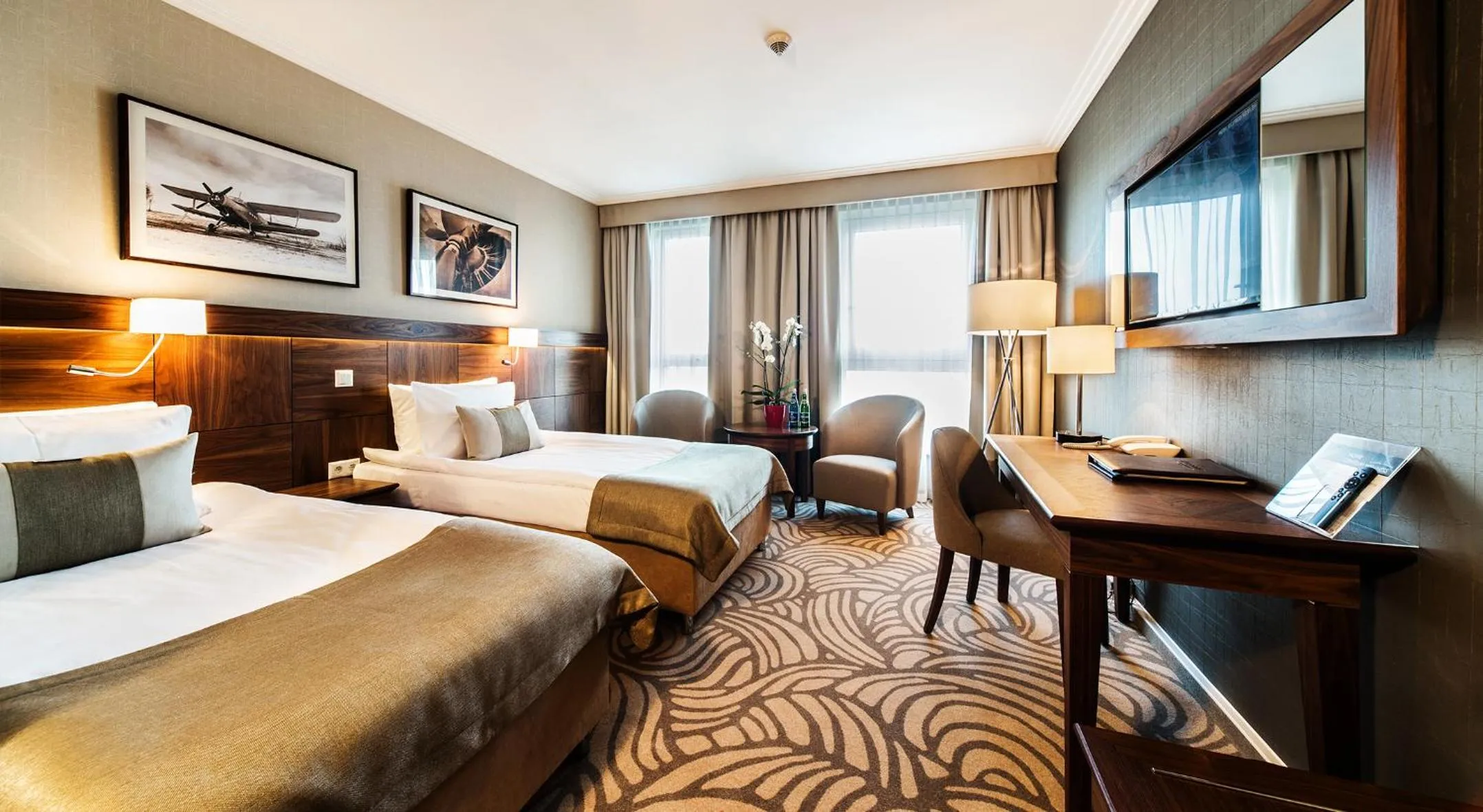 Toilet, Bed in Airport Hotel Okęcie