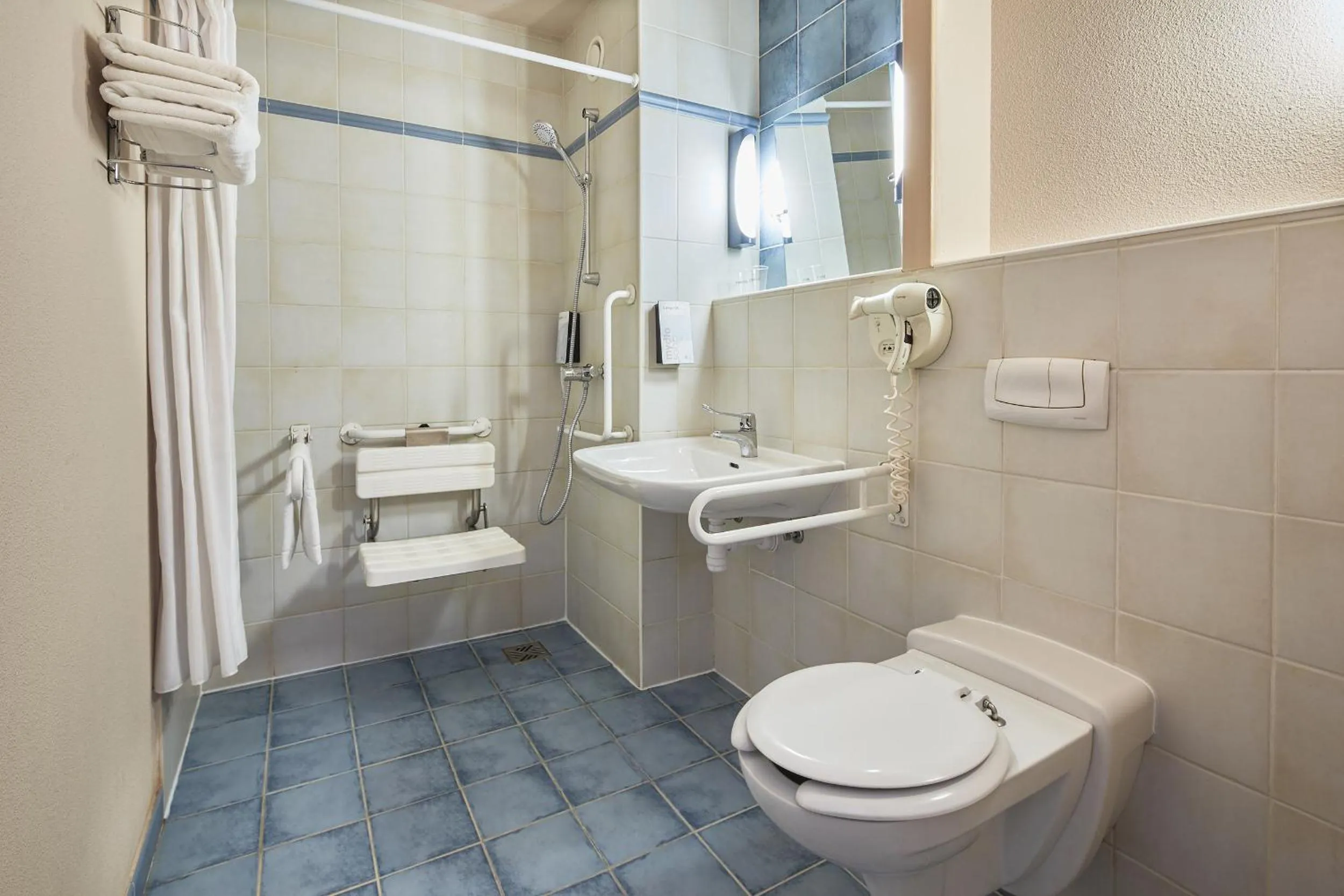 Bathroom in Campanile Poznan