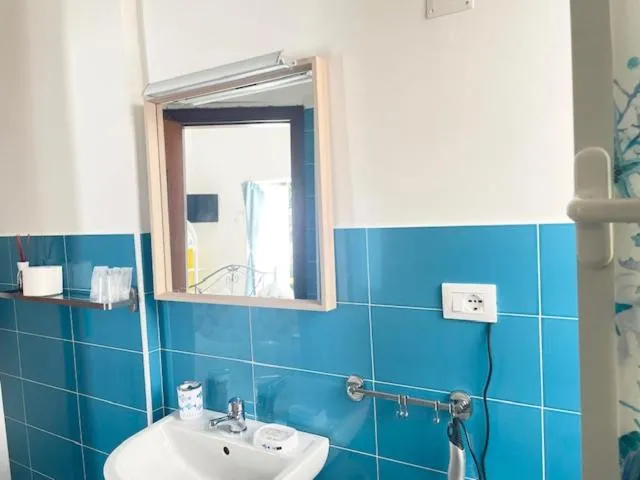 Bathroom in B&B Sunset da carla