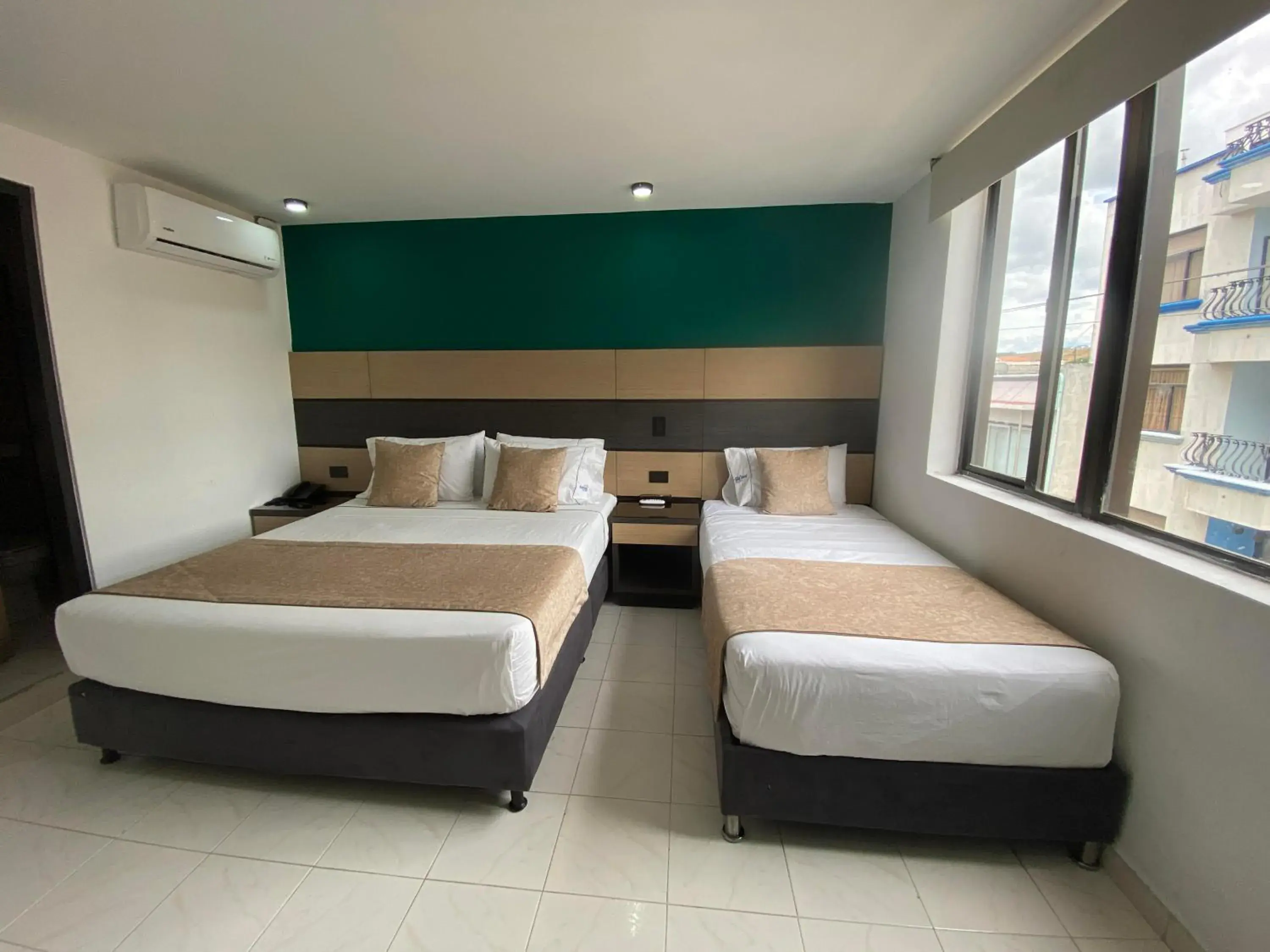 Twin Room in Hotel Plaza Real Ocaña Twin Room in Hotel Plaza Real Ocaña