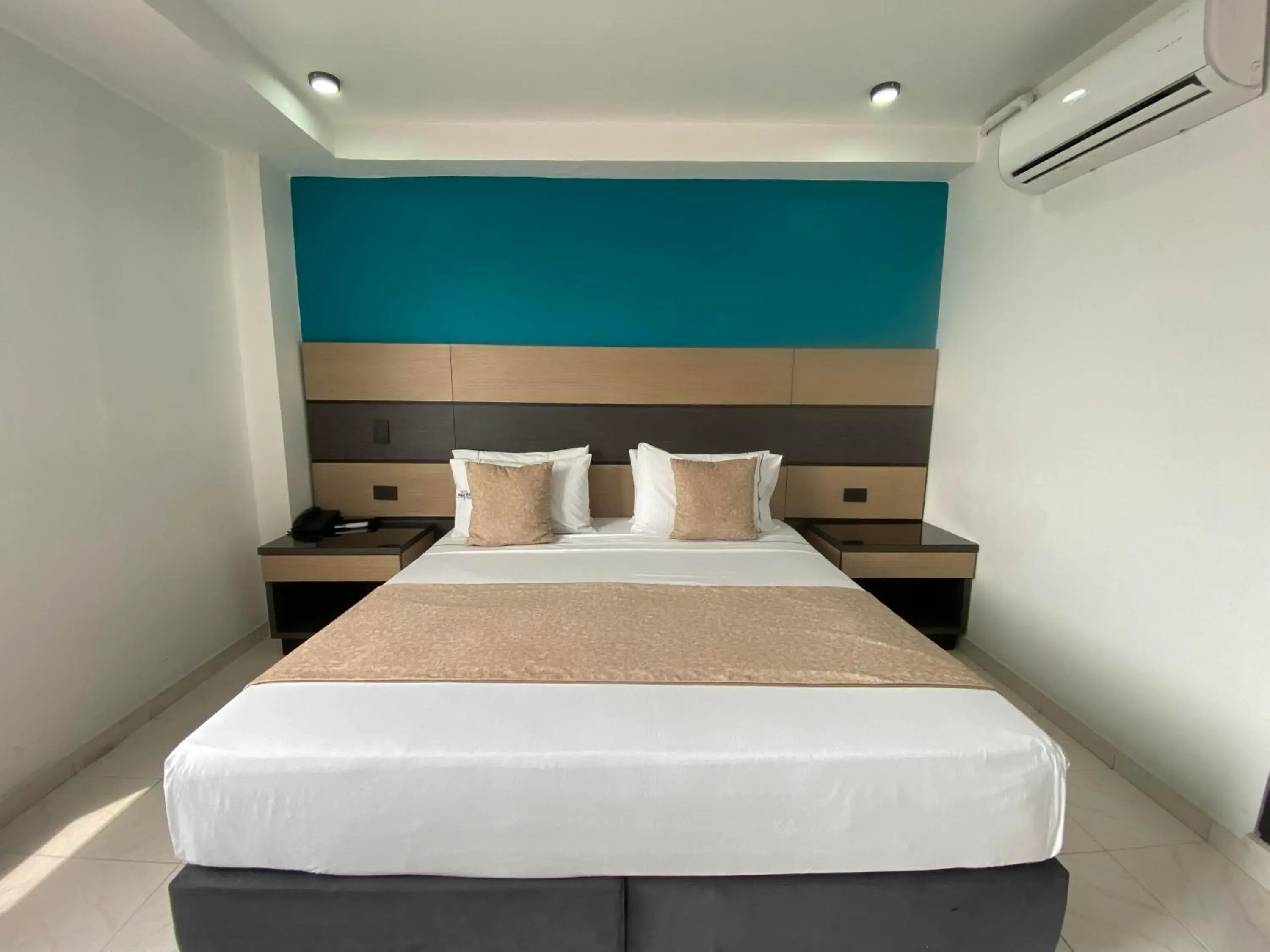 Deluxe Queen Room in Hotel Plaza Real Ocaña Deluxe Queen Room in Hotel Plaza Real Ocaña