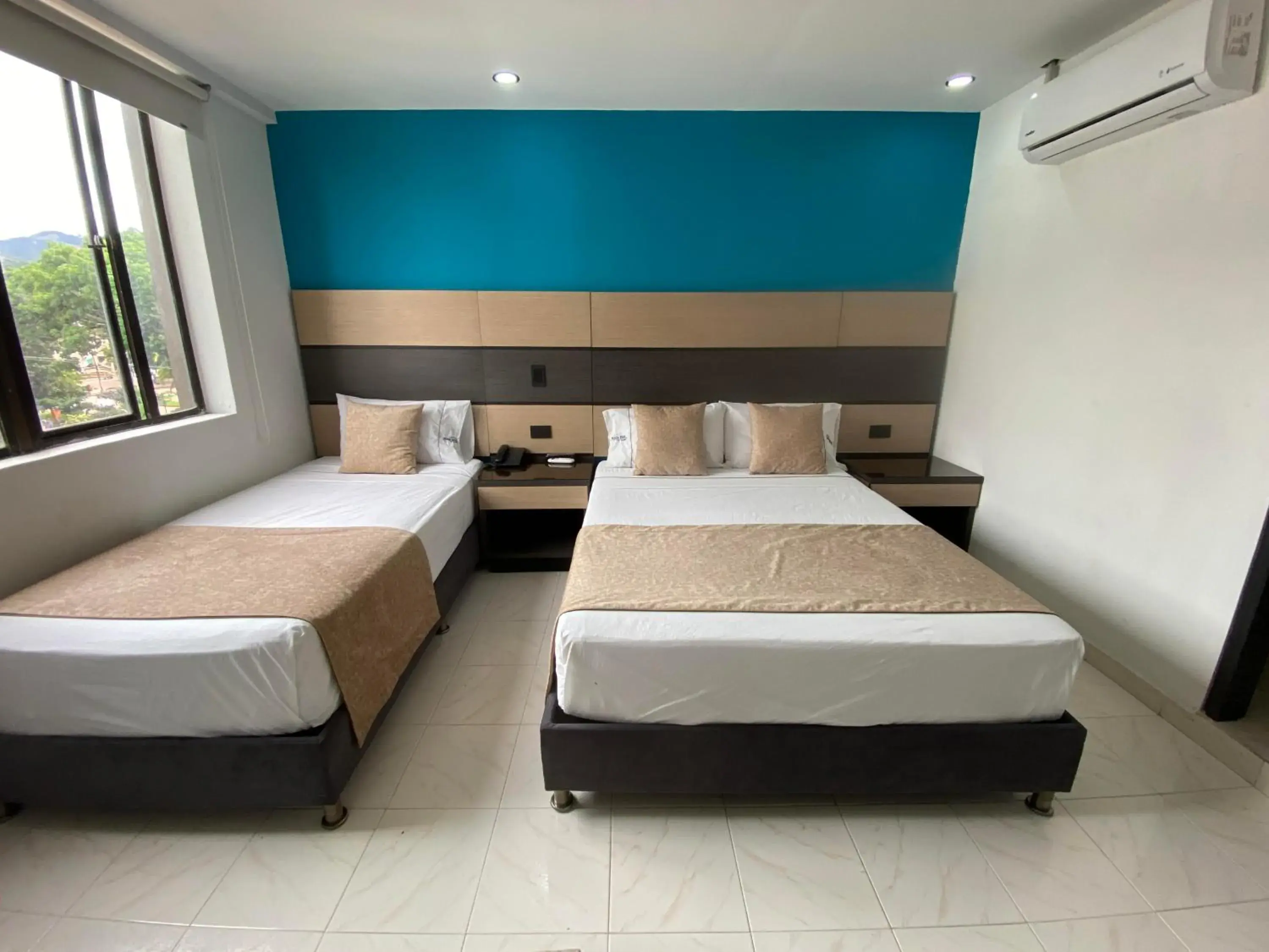 Triple Room in Hotel Plaza Real Ocaña Triple Room in Hotel Plaza Real Ocaña