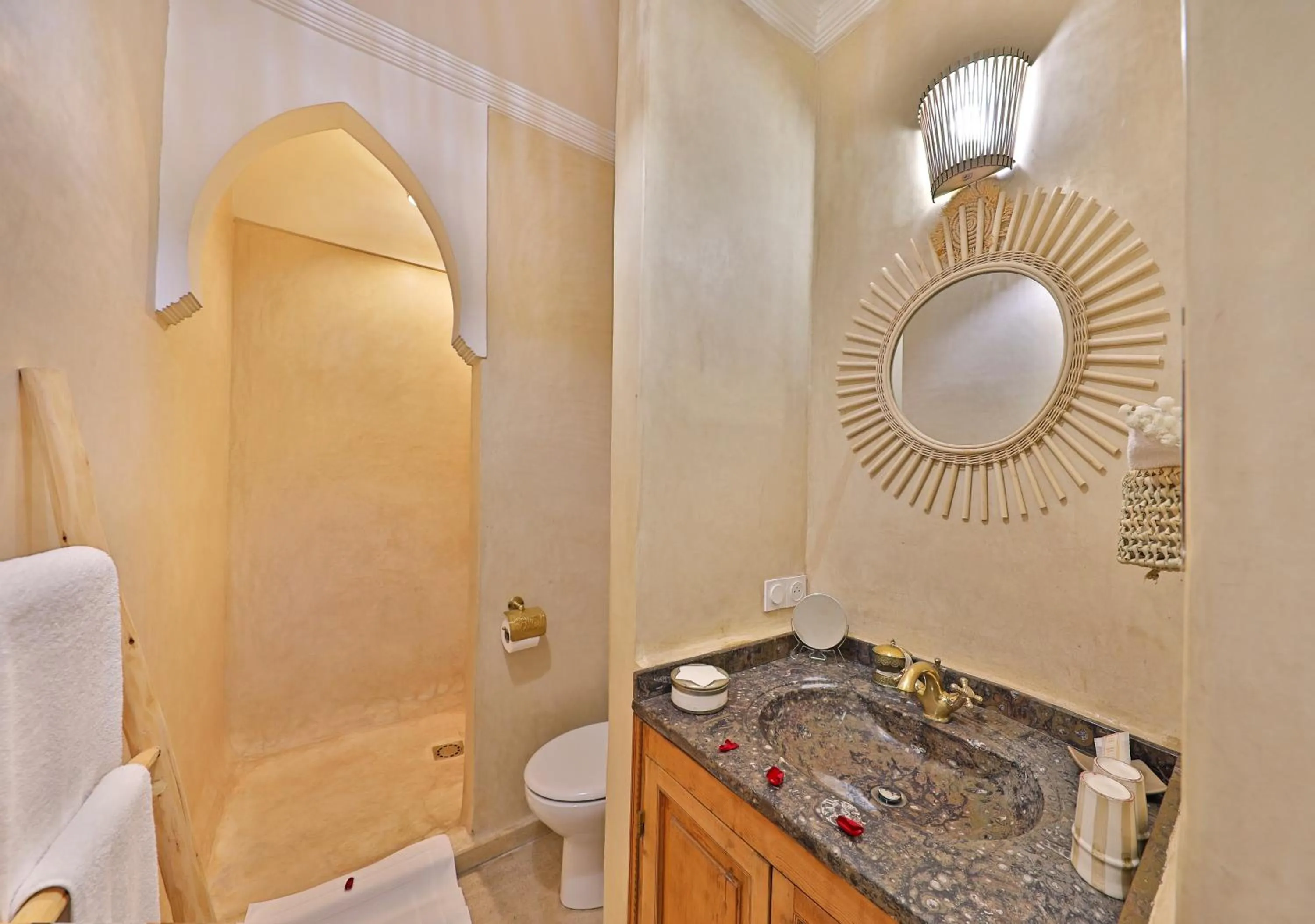 Bathroom in Riad Amya & Spa