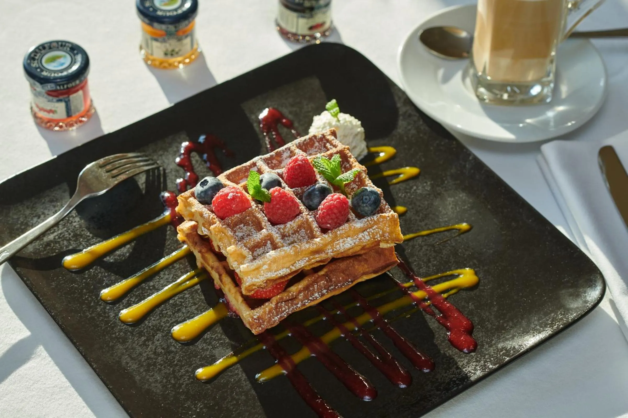 Restaurant/places to eat in Regent Warsaw Hotel