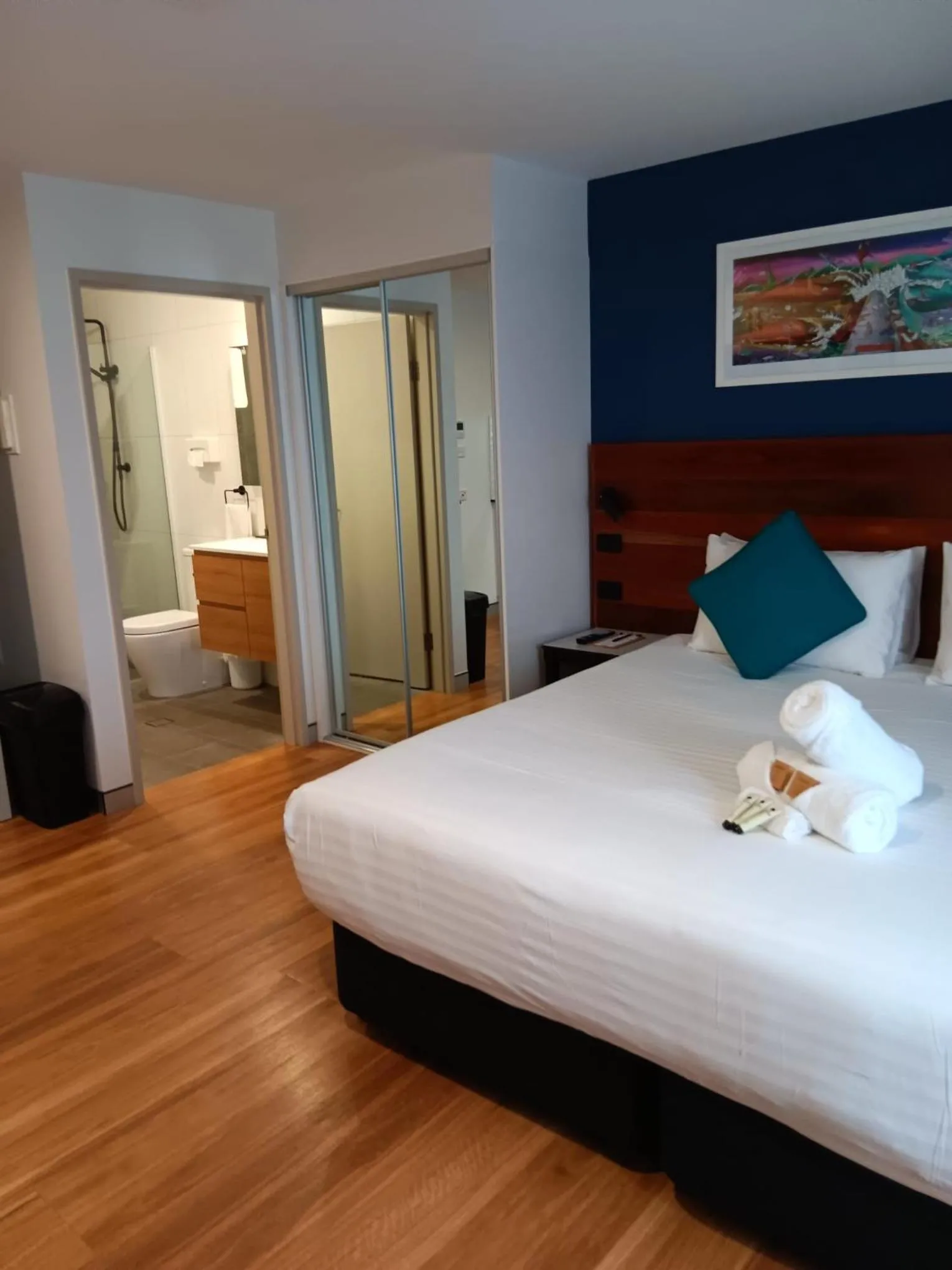 City view, Bed in Hunter Studios - Maitland