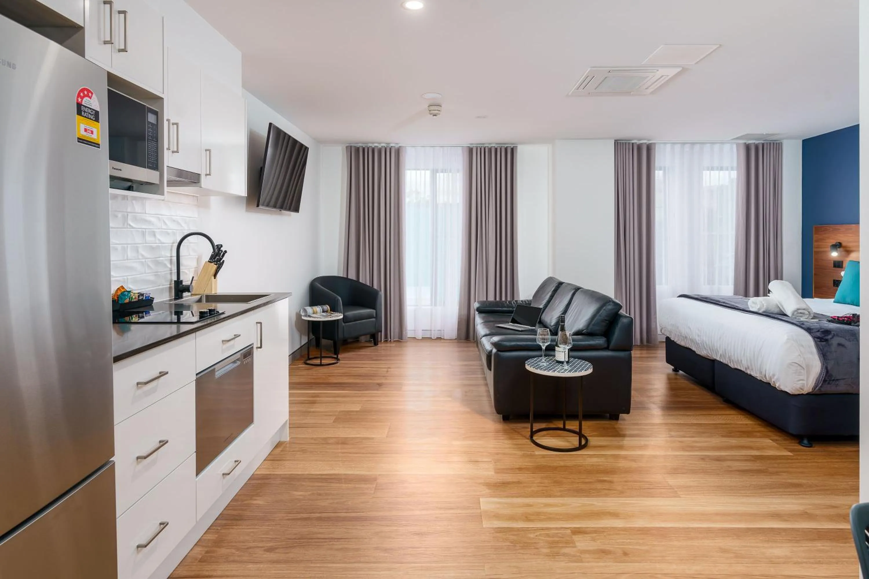 View (from property/room), Bed in Hunter Studios - Maitland