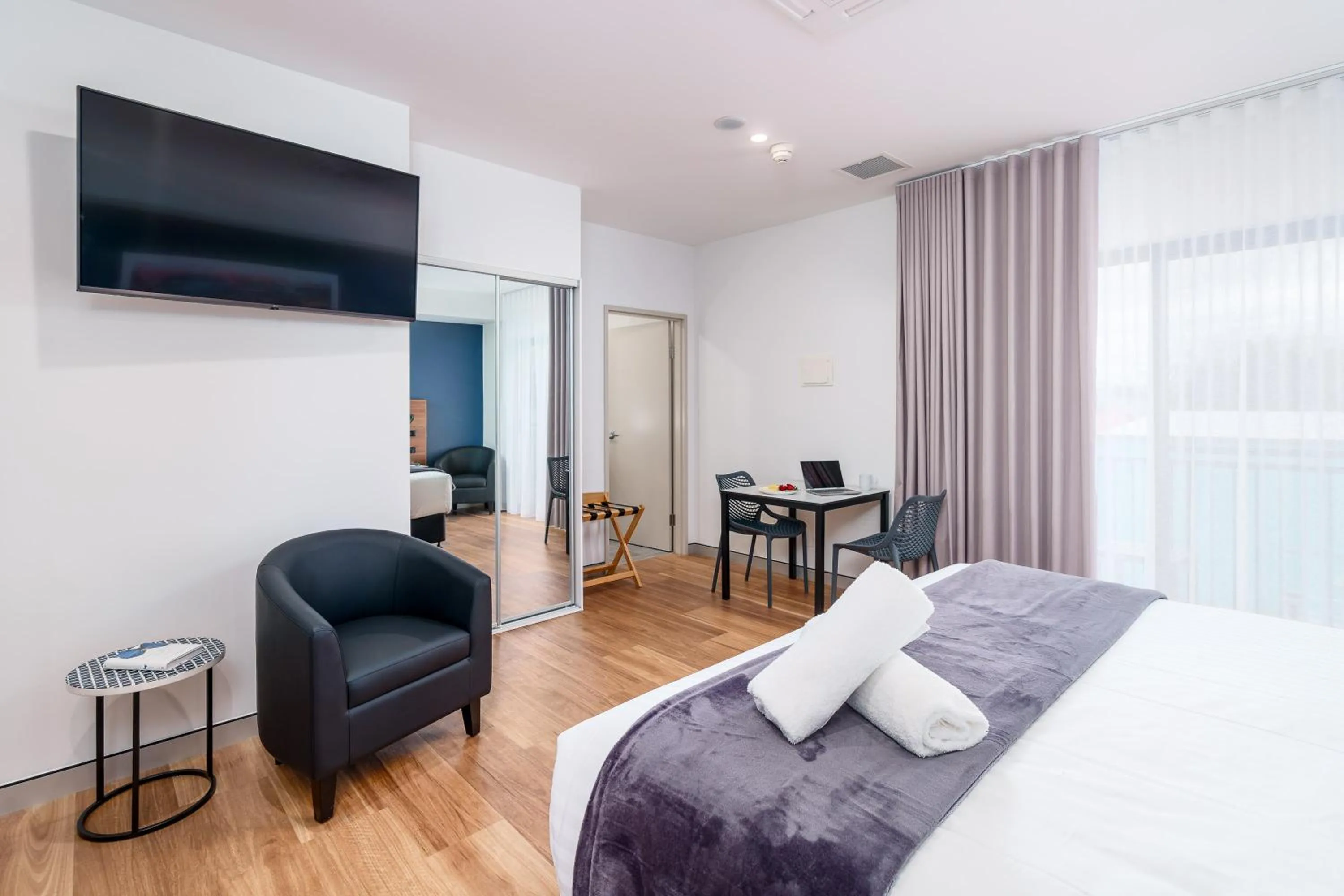 TV and multimedia, Bed in Hunter Studios - Maitland