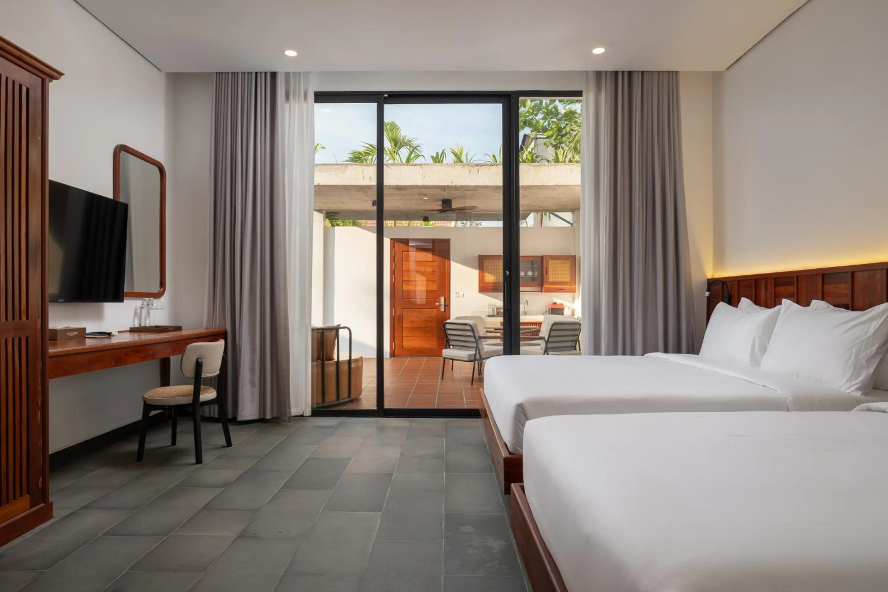 Bedroom, Bed in Two Seasons Siem Reap Hotel