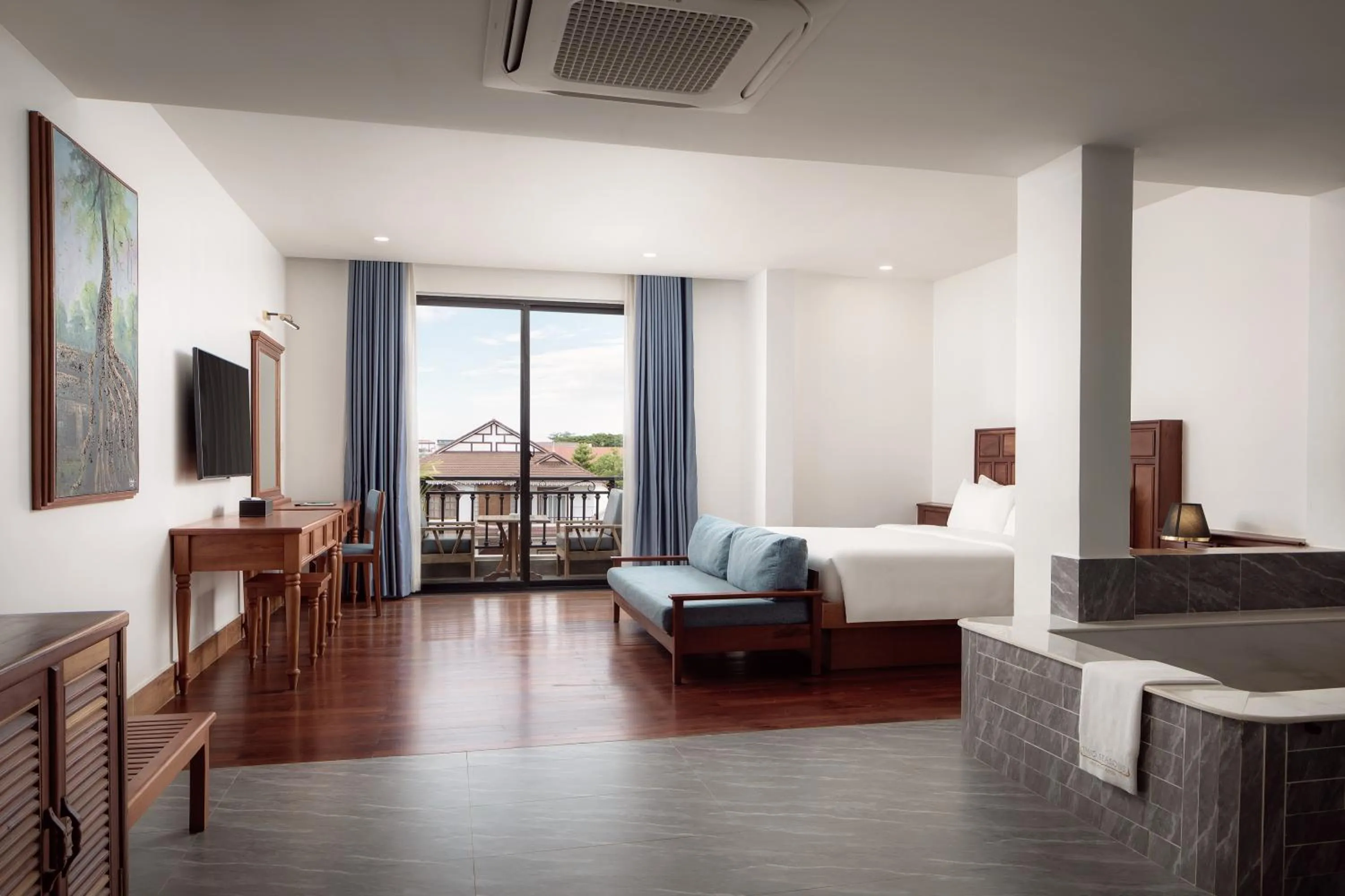 Bedroom, Bed in Two Seasons Siem Reap Hotel