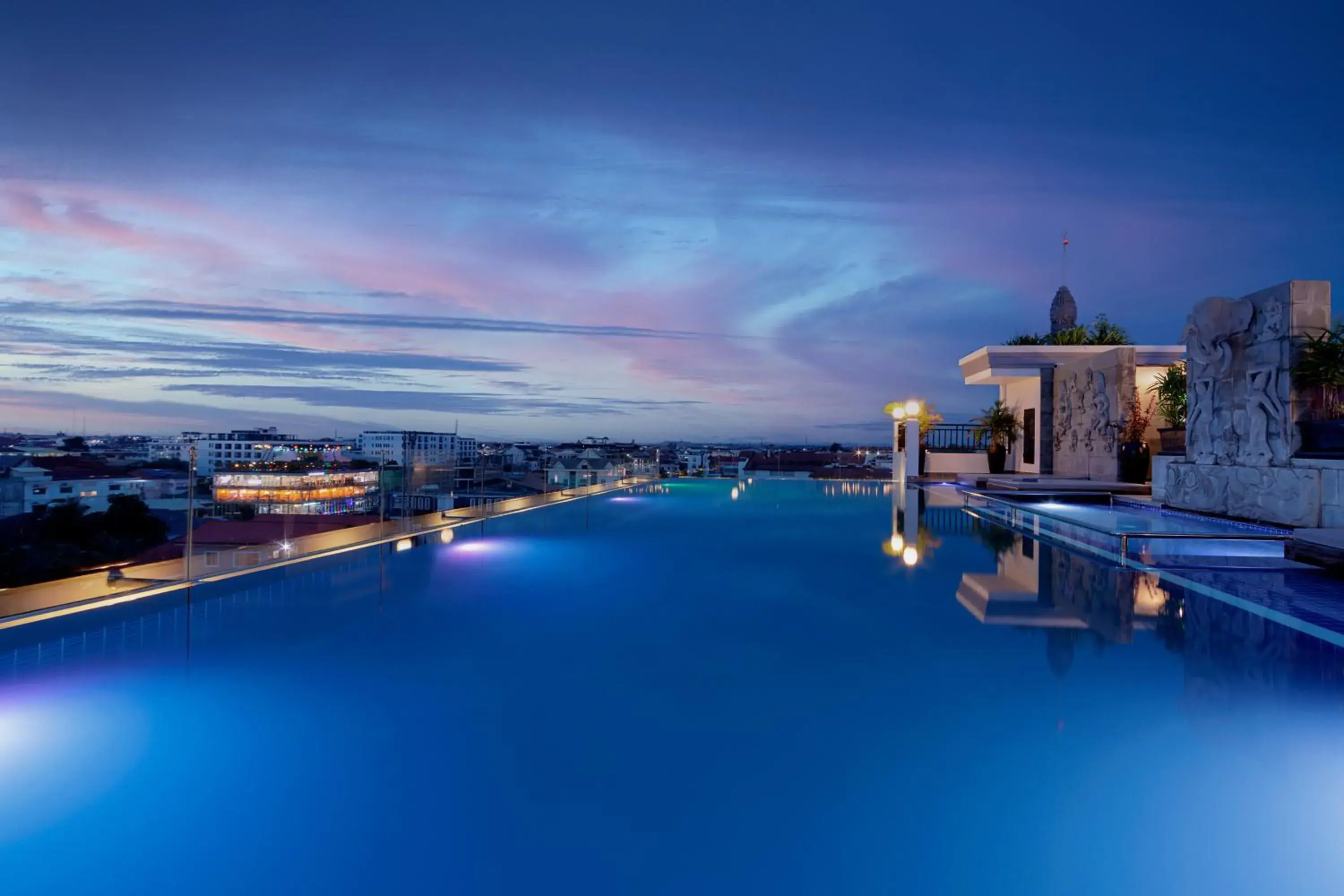Swimming pool in Two Seasons Siem Reap Hotel Swimming pool in Two Seasons Siem Reap Hotel
