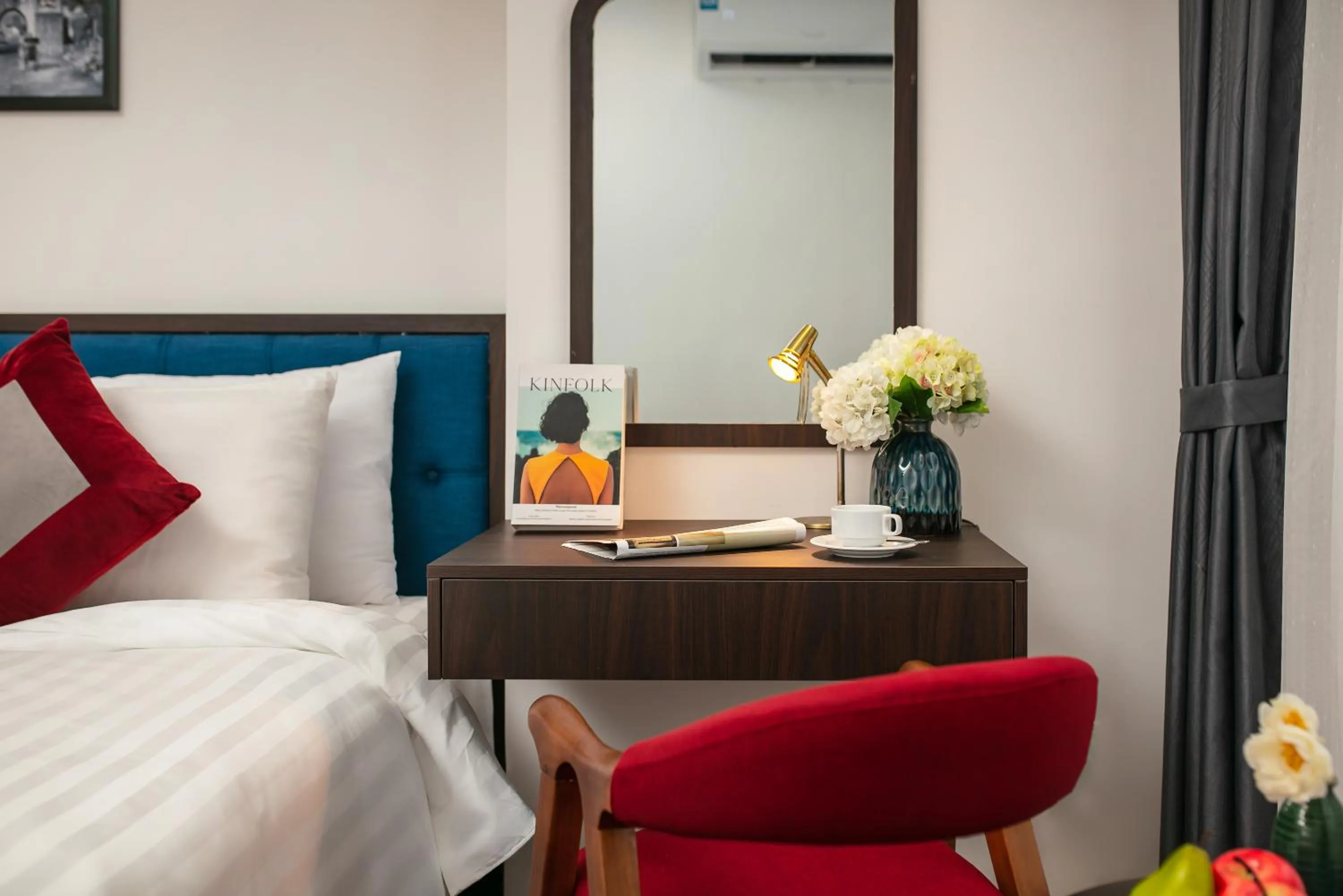 Bed in Silk Flower Hotel & Spa