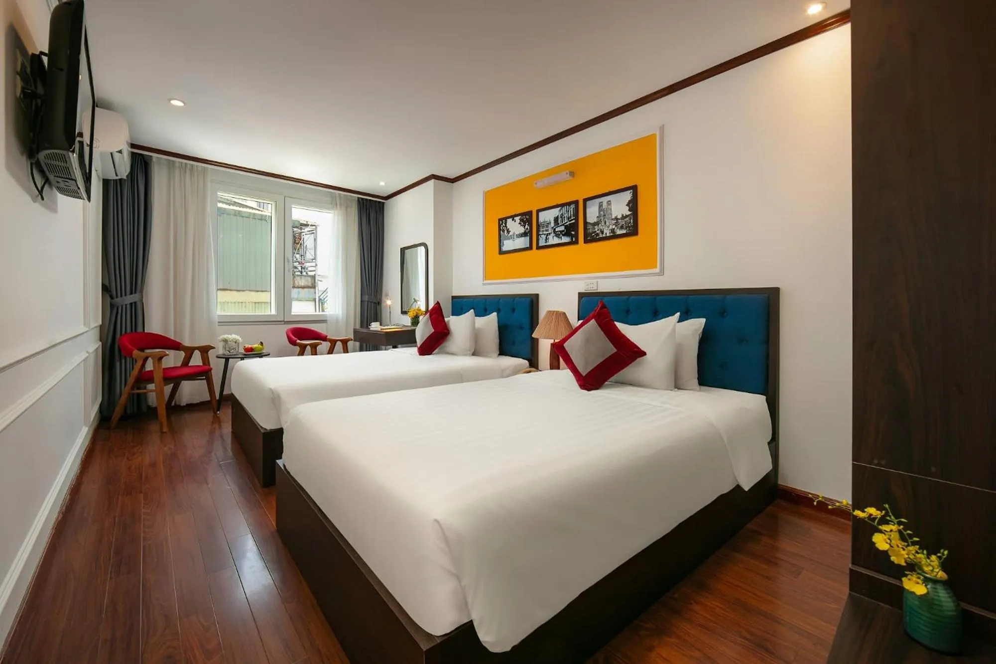 Bed in Silk Flower Hotel & Spa