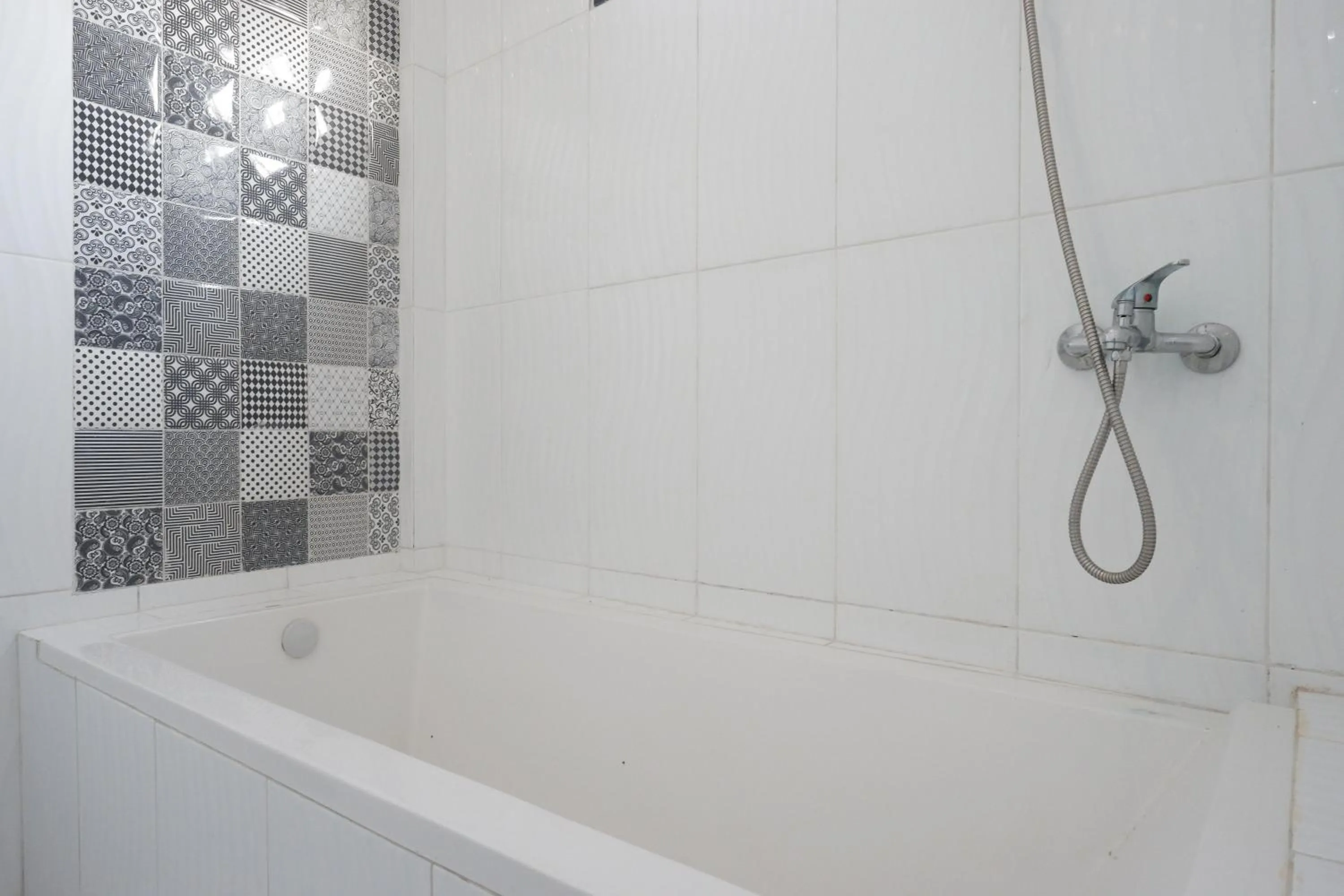 Bathroom in RedDoorz Syariah near Taruna Nusantara Magelang