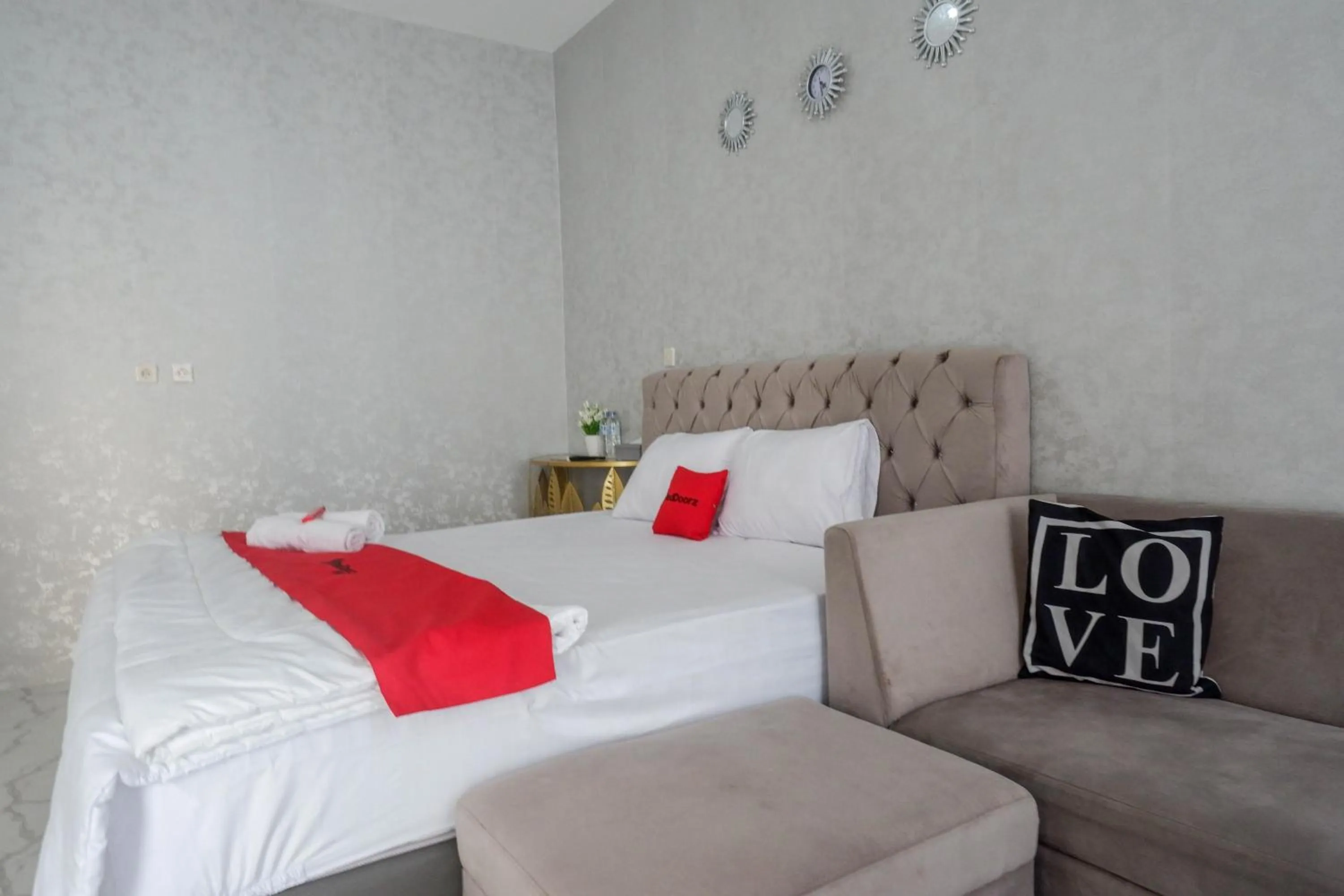 Bedroom, Bed in RedDoorz Syariah near Taruna Nusantara Magelang