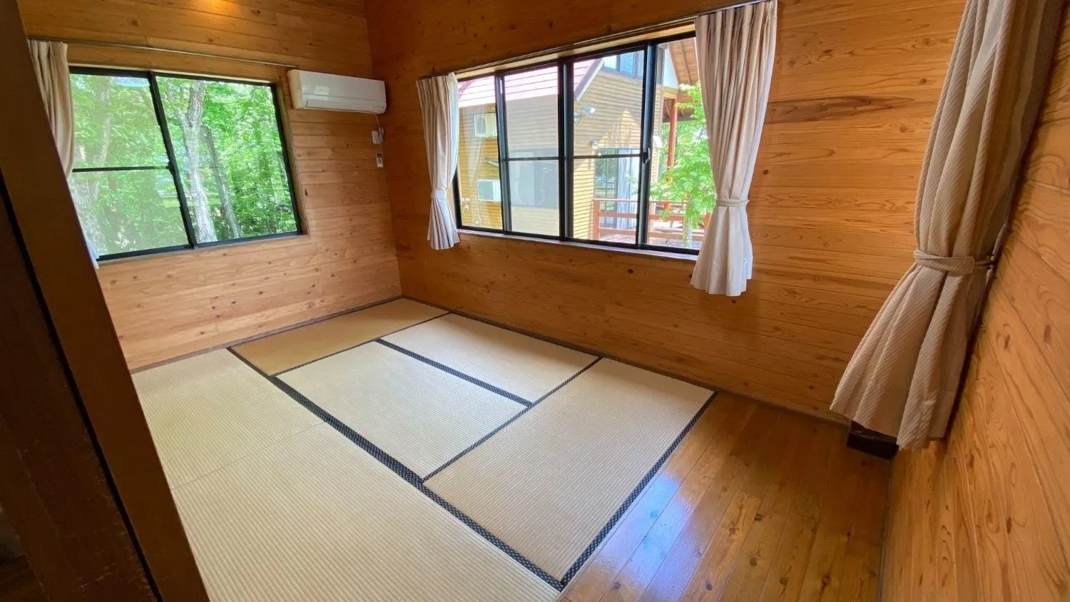 Restaurant/places to eat, Bed in Tabinoteitaku Yakurai Cottage