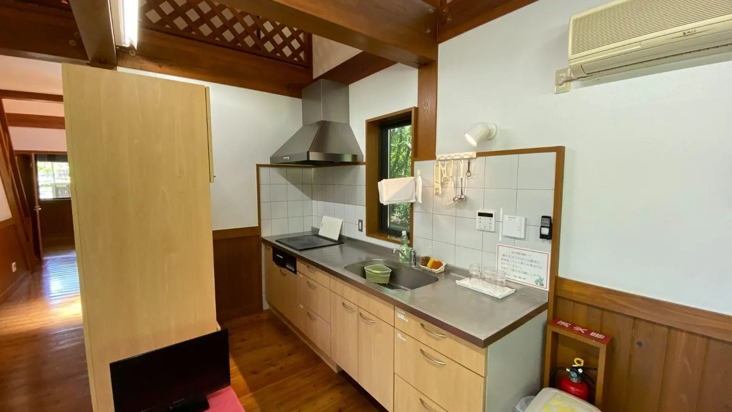Kitchen or kitchenette in Tabinoteitaku Yakurai Cottage