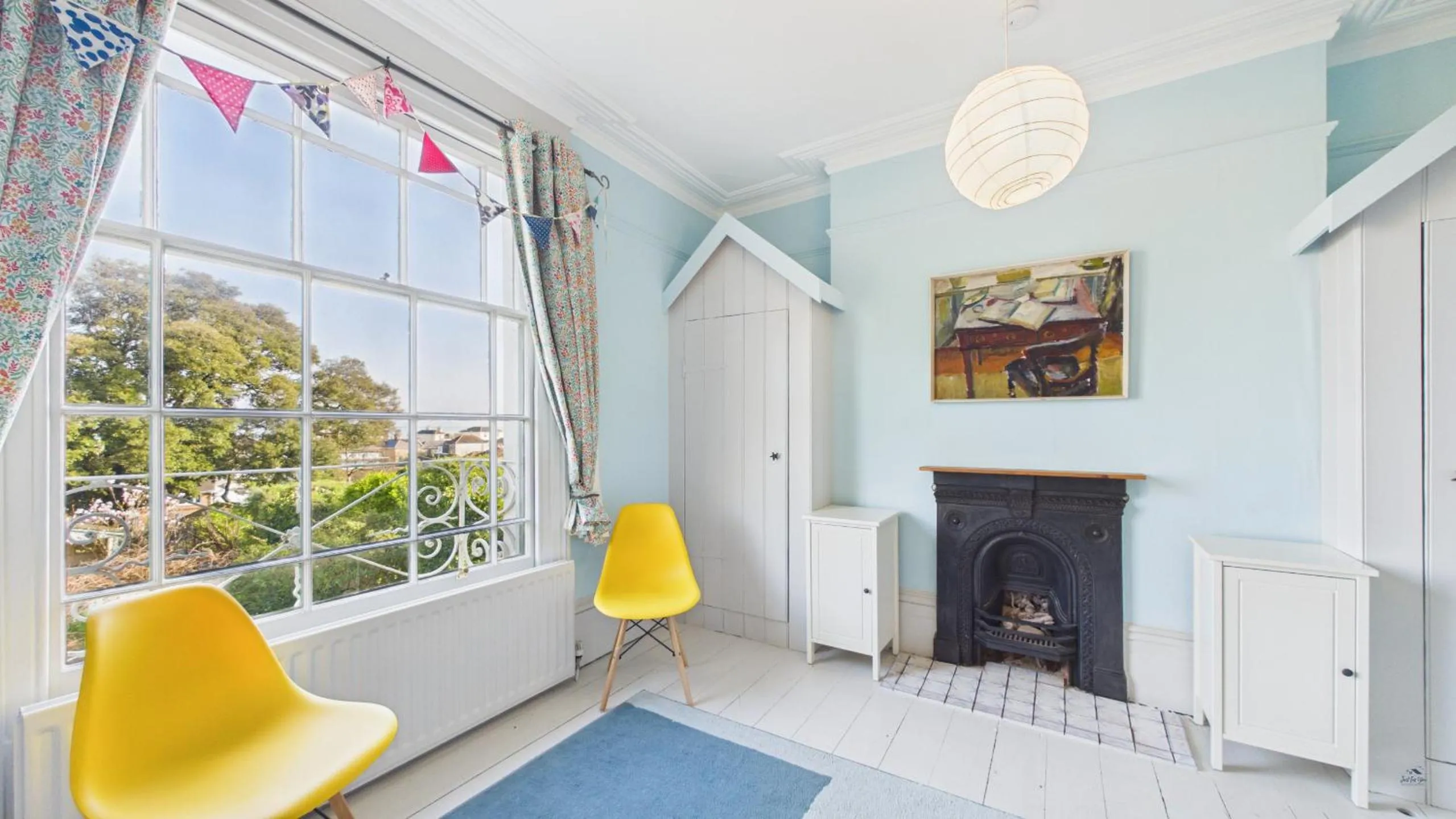 Bed in Arden Villa, sleeps 8, moments from the golden sandy beach of Ryde