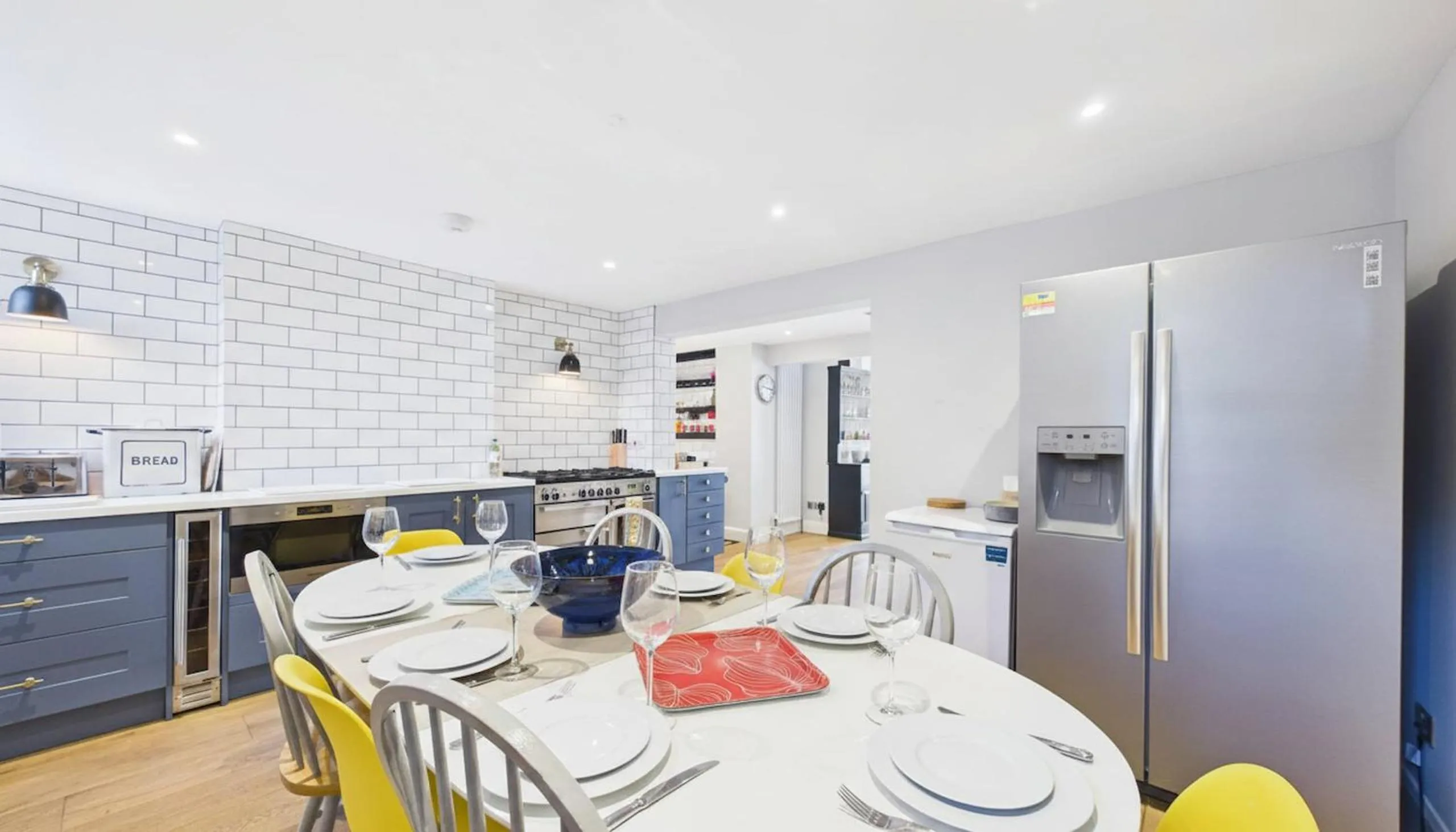 Dining area in Arden Villa, sleeps 8, moments from the golden sandy beach of Ryde