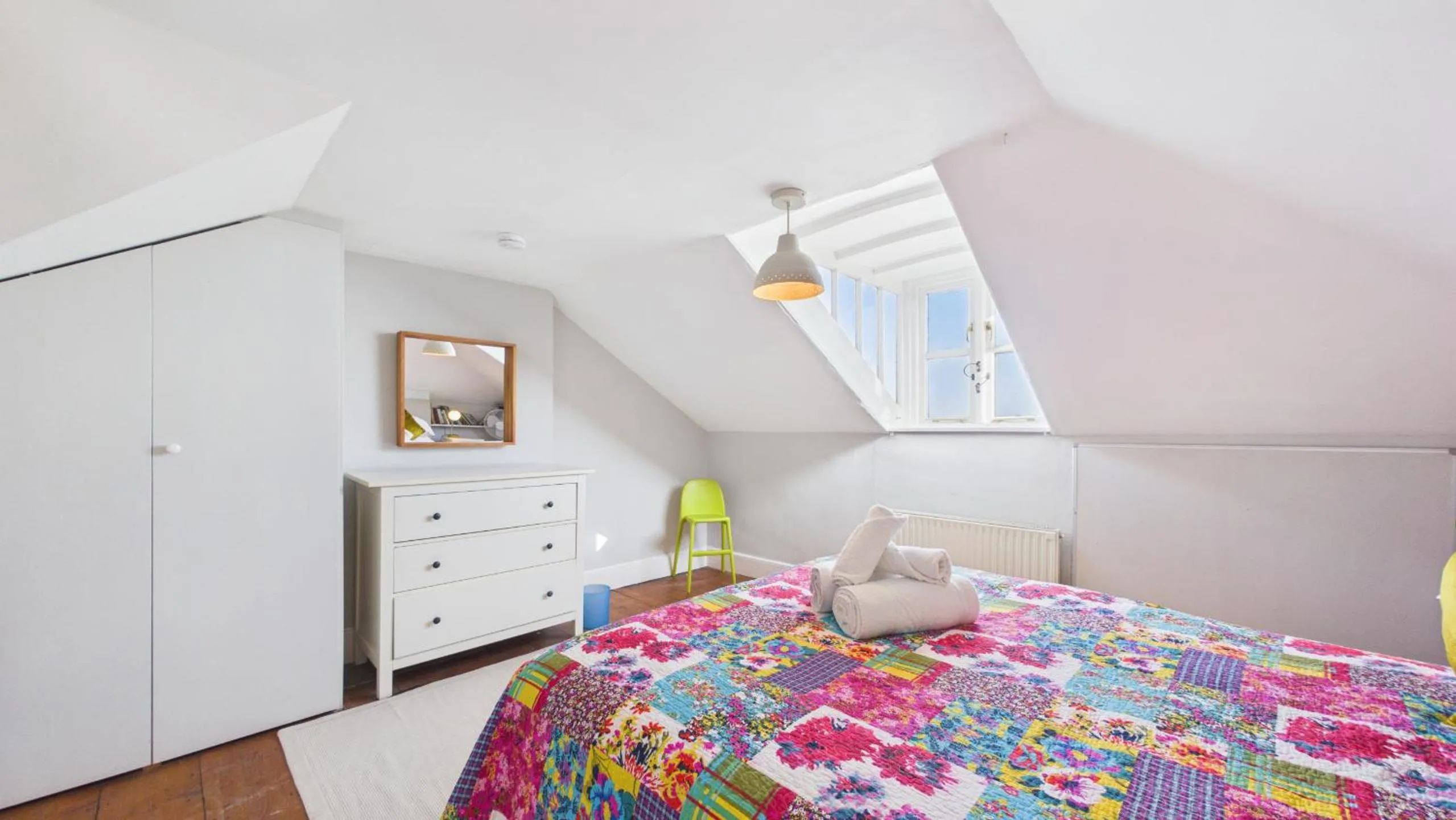 Bed in Arden Villa, sleeps 8, moments from the golden sandy beach of Ryde