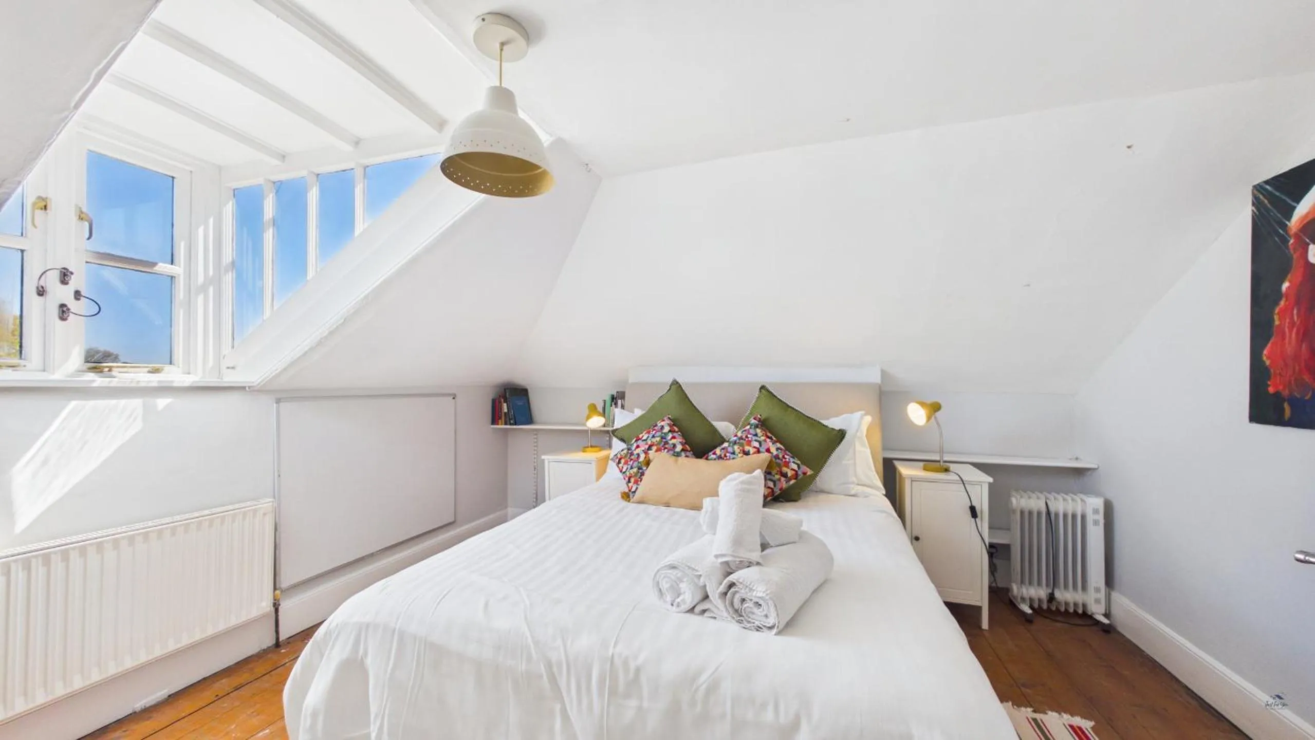 Bed in Arden Villa, sleeps 8, moments from the golden sandy beach of Ryde