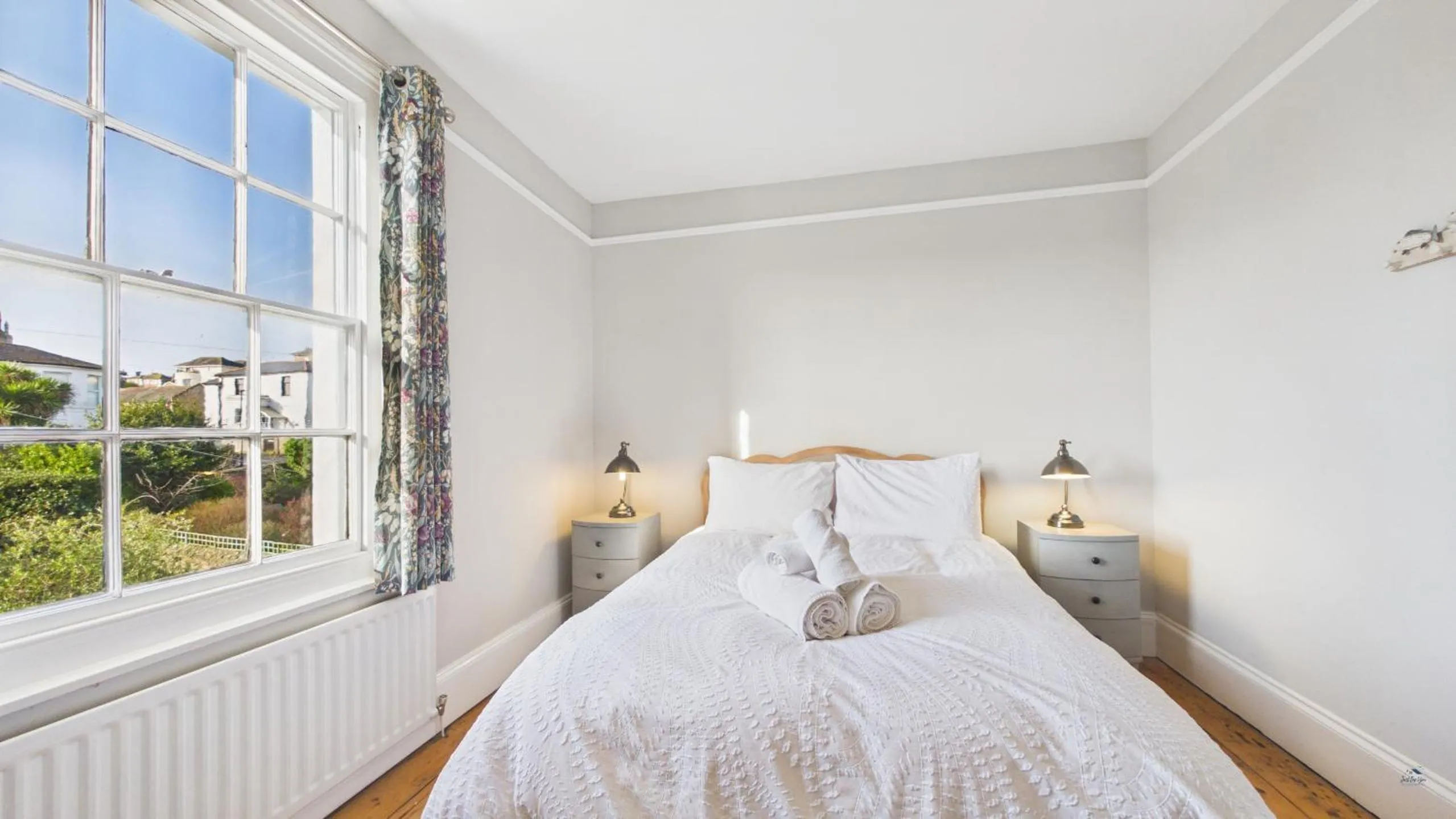 Bed in Arden Villa, sleeps 8, moments from the golden sandy beach of Ryde