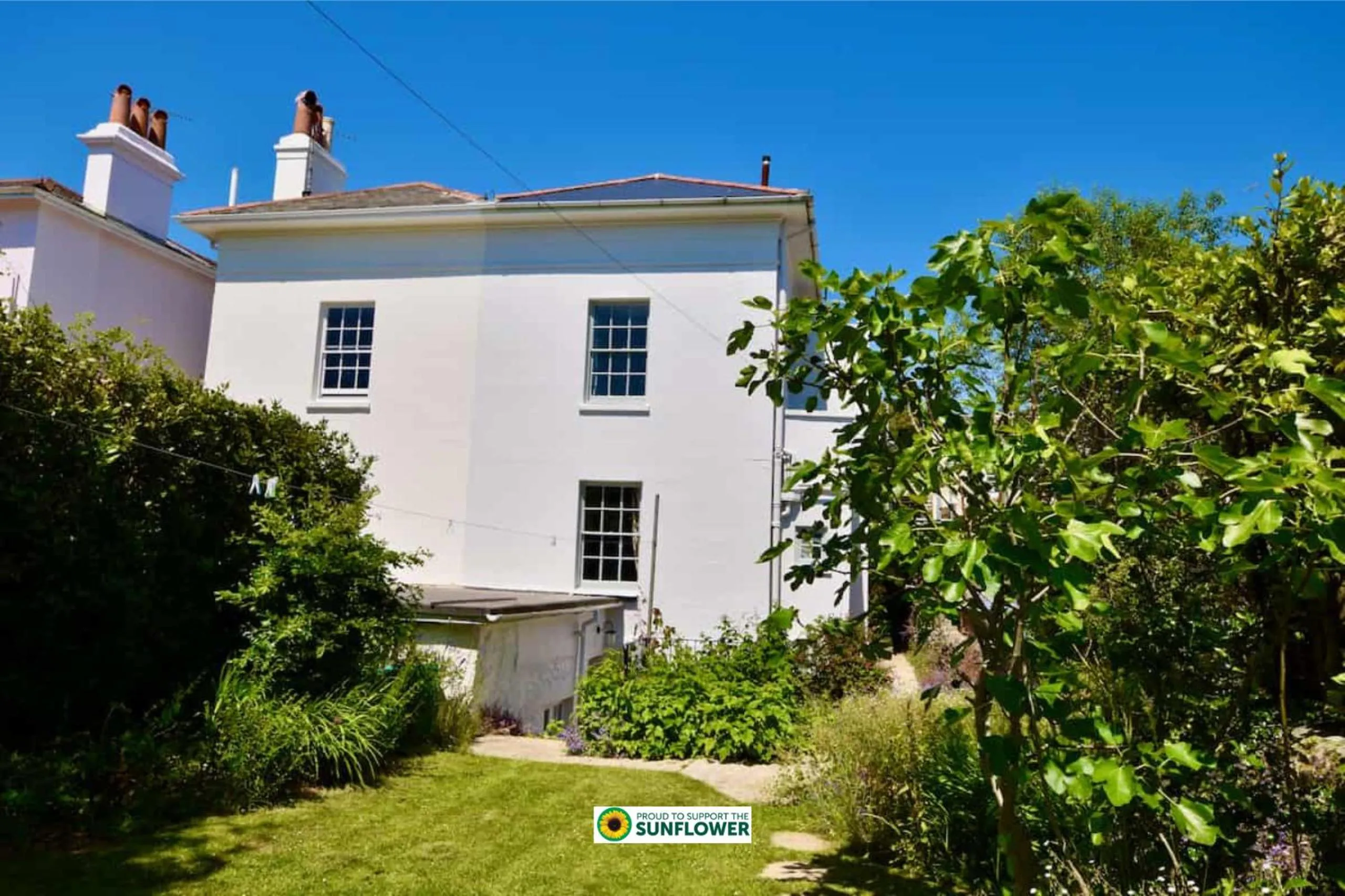 Off site in Arden Villa, sleeps 8, moments from the golden sandy beach of Ryde