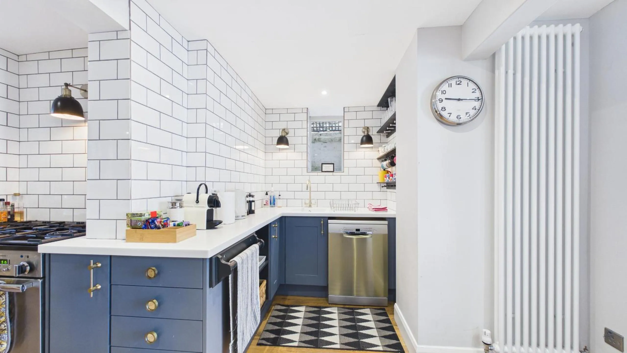 Kitchen or kitchenette in Arden Villa, sleeps 8, moments from the golden sandy beach of Ryde
