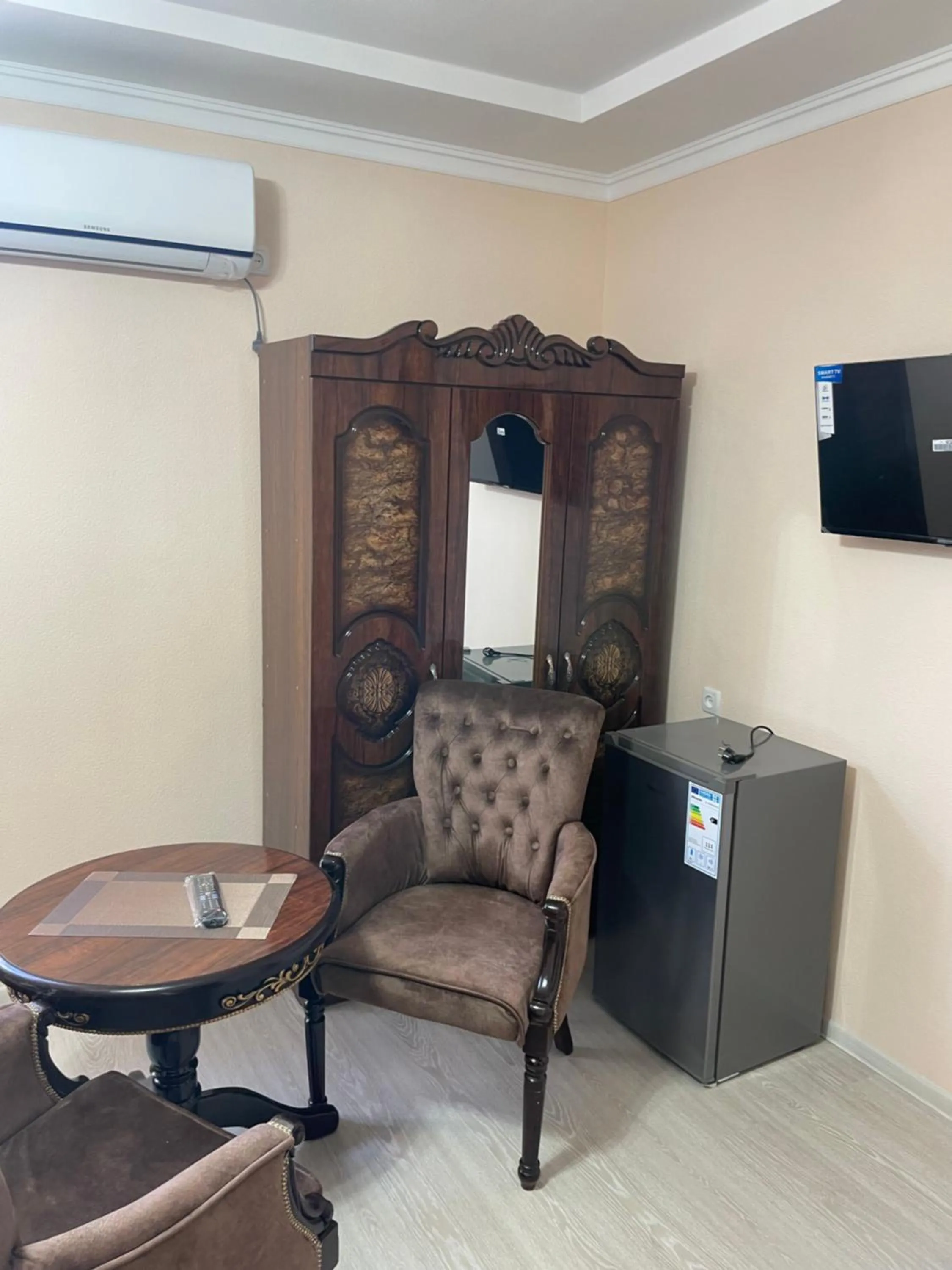 TV and multimedia in Hotel Samarkand Ali