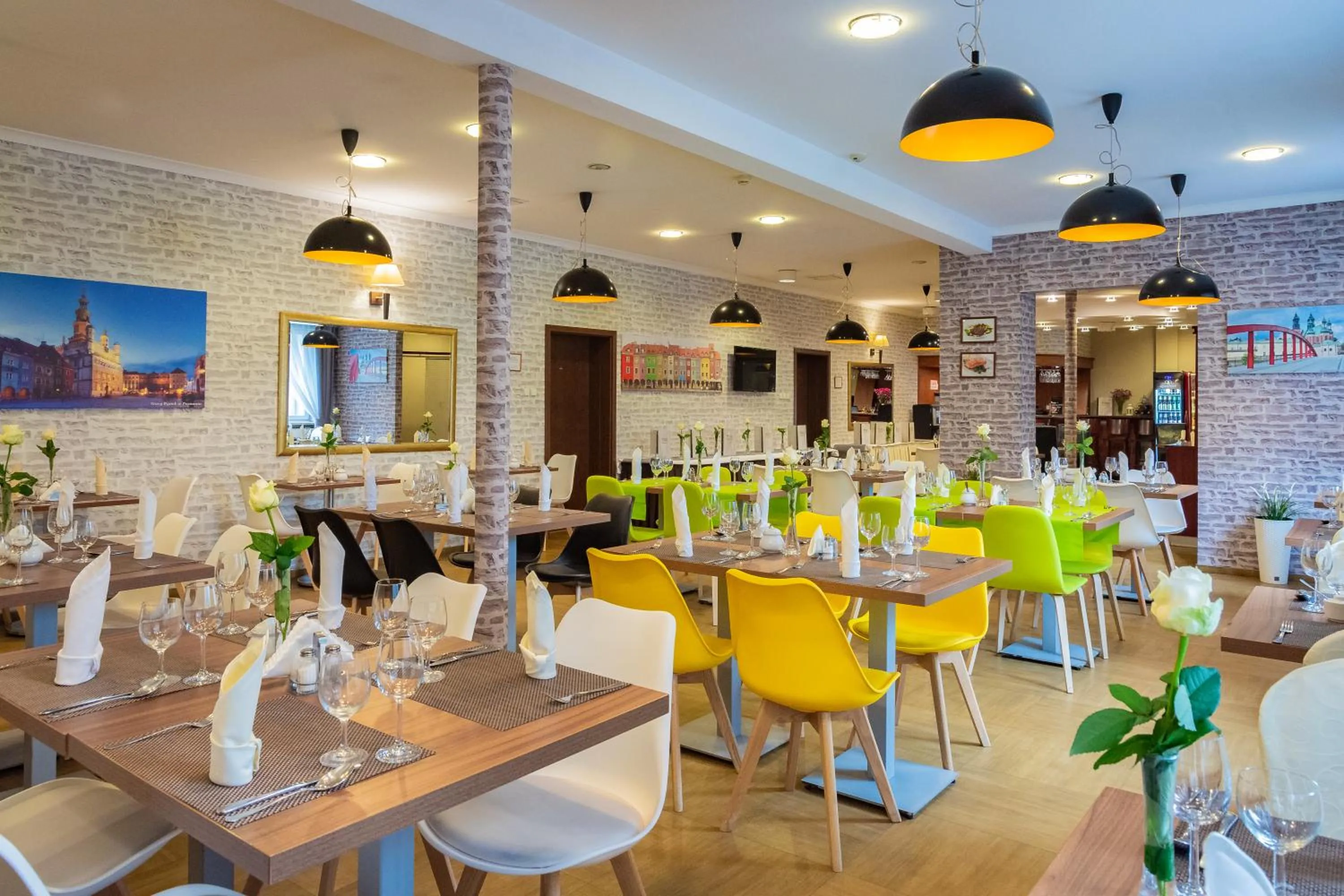 Restaurant/places to eat in Hotel Topaz Poznań Centrum