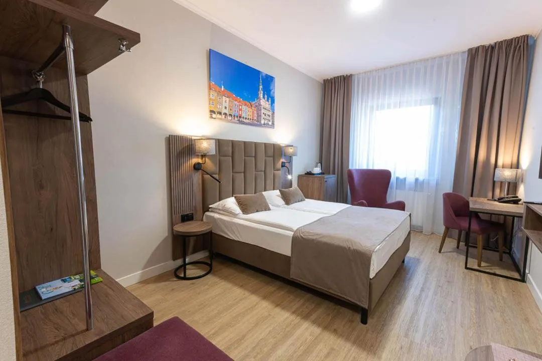 Photo of the whole room, Bed in Hotel Topaz Poznań Centrum