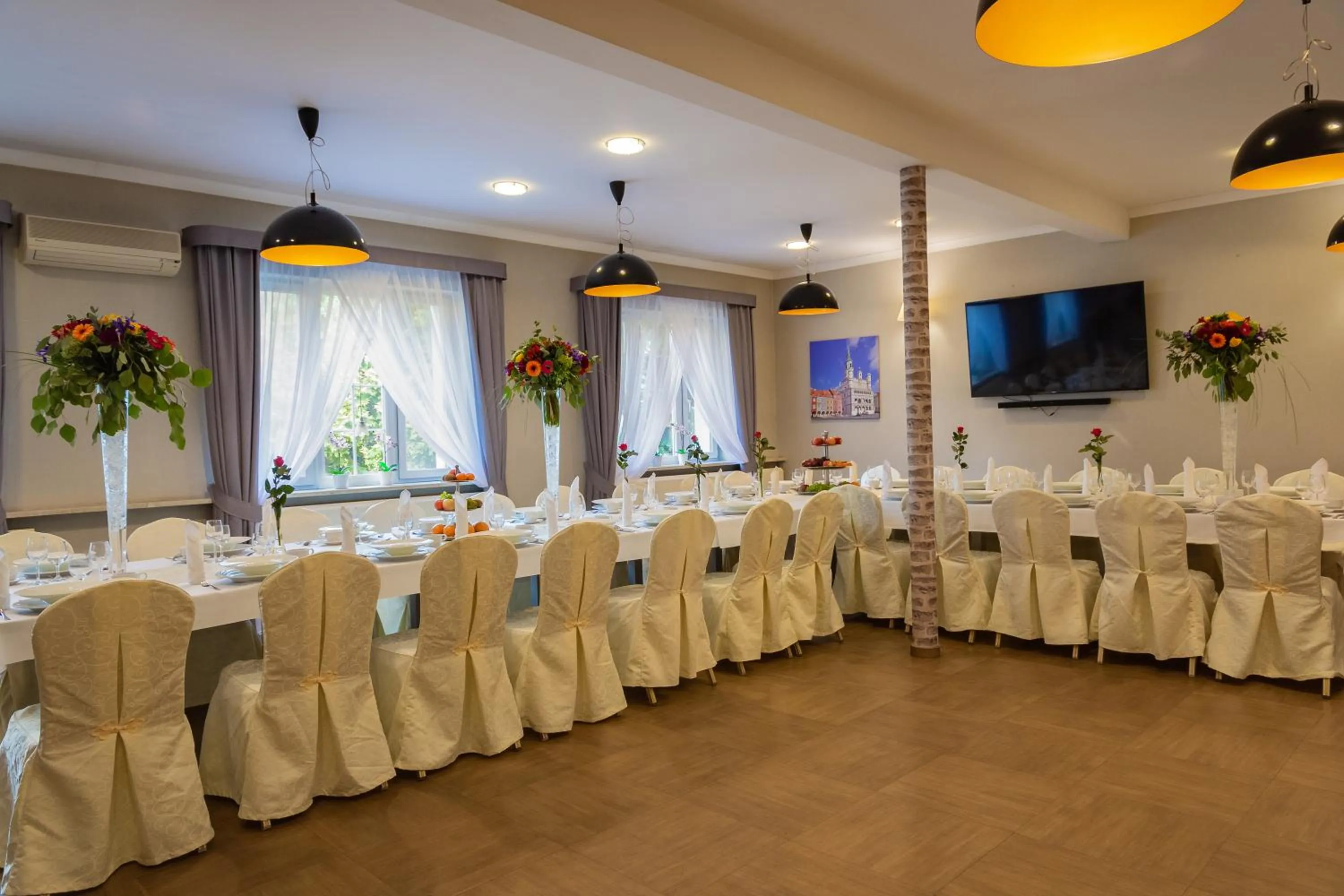 Restaurant/places to eat in Hotel Topaz Poznań Centrum