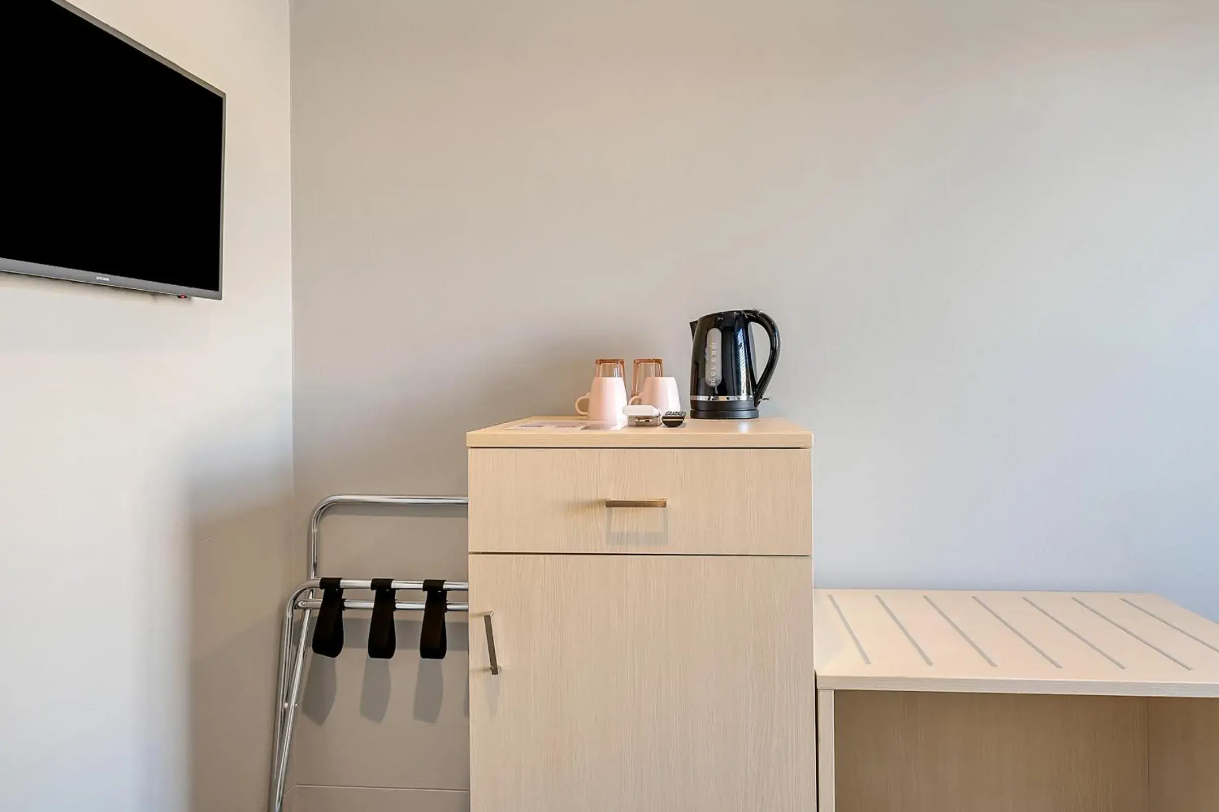 Family Room with Shared Bathroom in Illinois Hotel Family Room with Shared Bathroom in Illinois Hotel