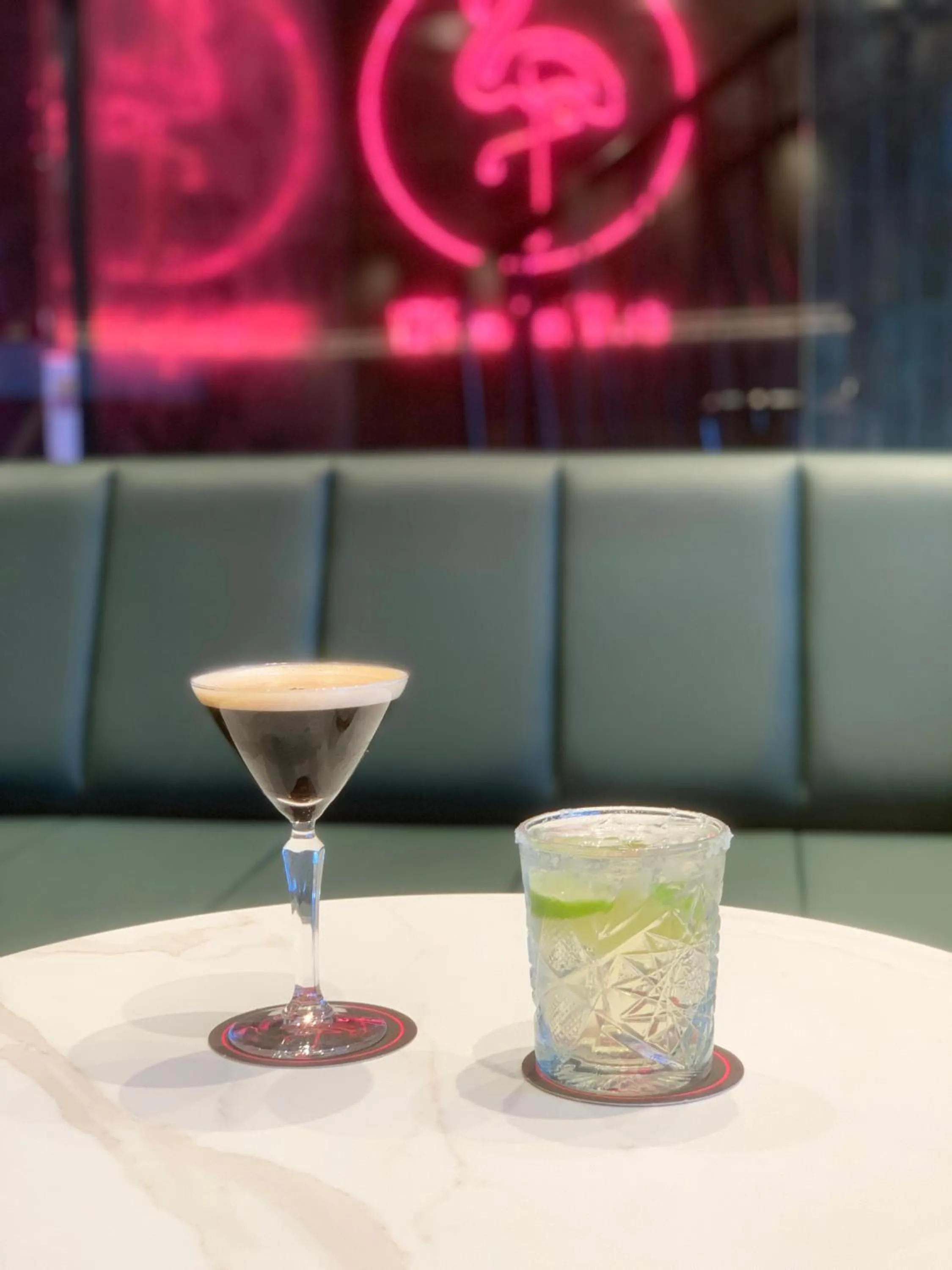 Lounge or bar in Illinois Hotel