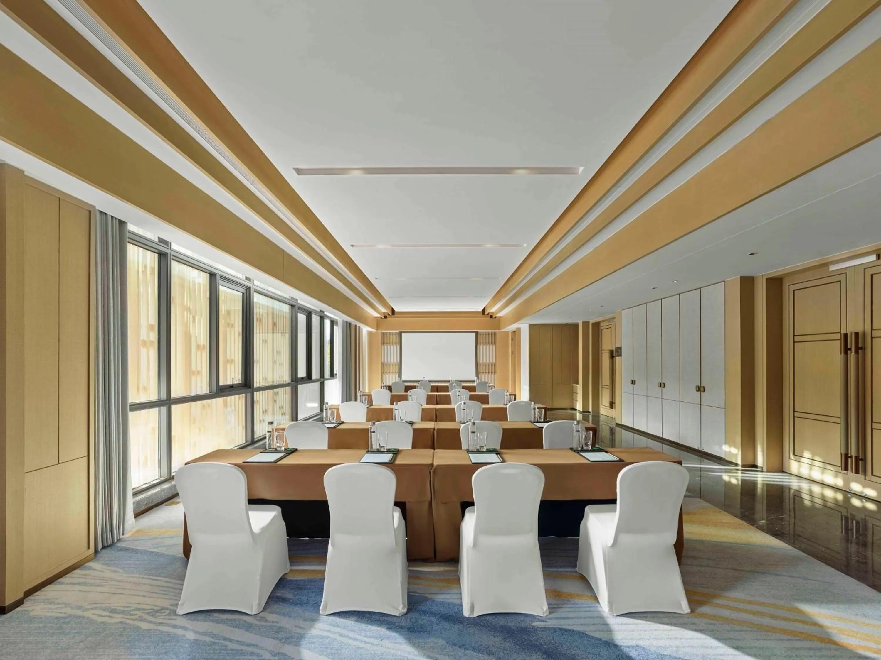 Meeting/conference room in Doubletree By Hilton Taizhou Shenxianju