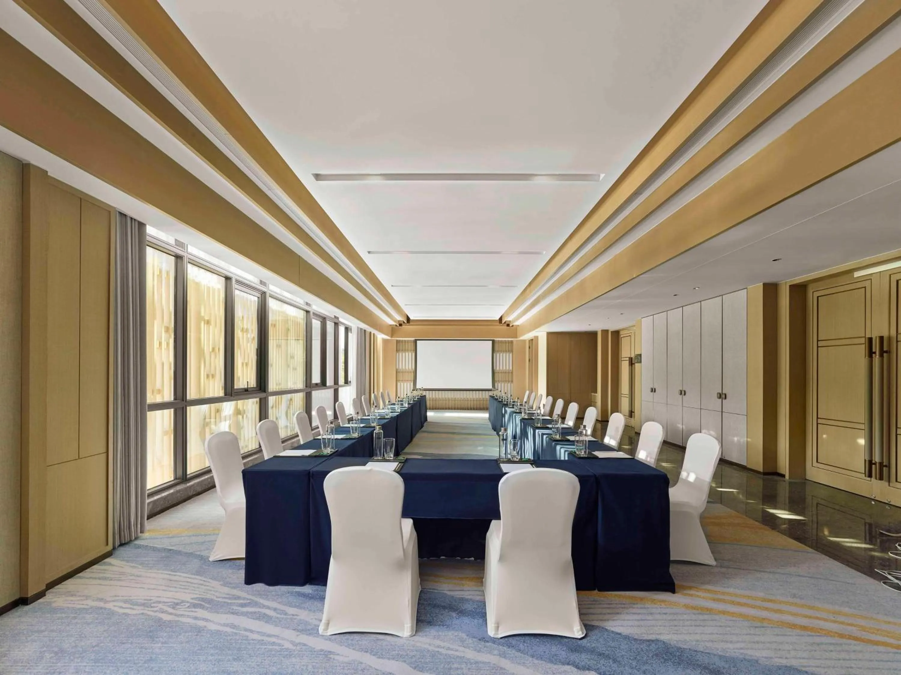 Meeting/conference room in Doubletree By Hilton Taizhou Shenxianju