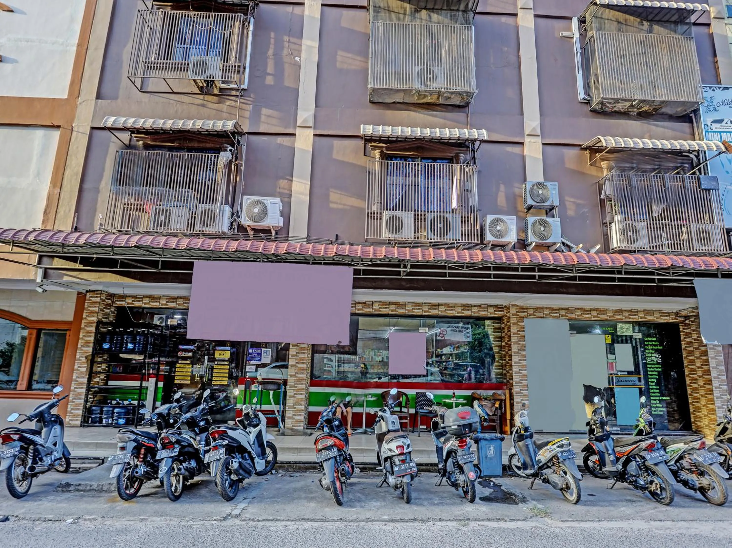 Property building in Hotel O Jasmine 999