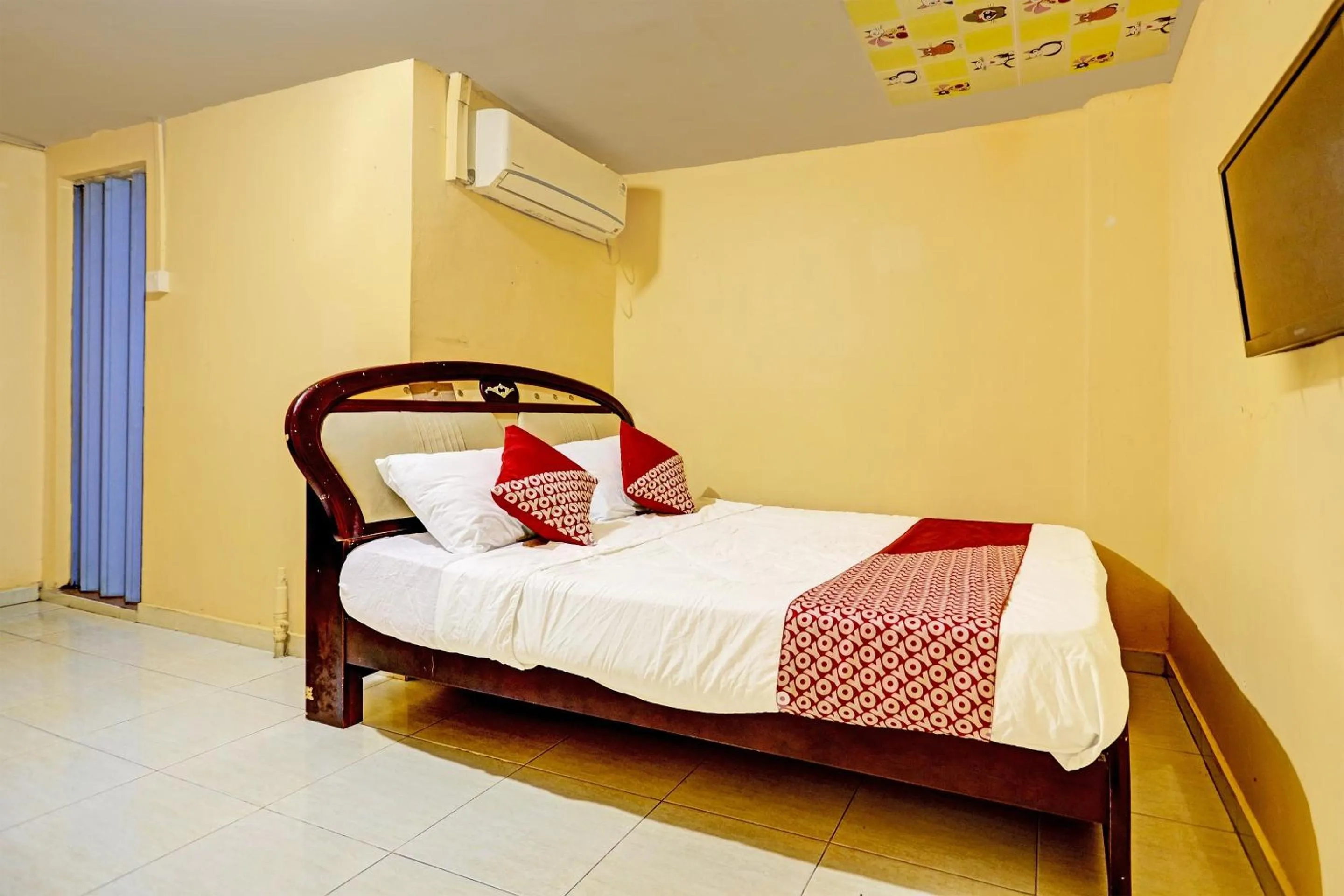 Bedroom, Bed in Hotel O Jasmine 999