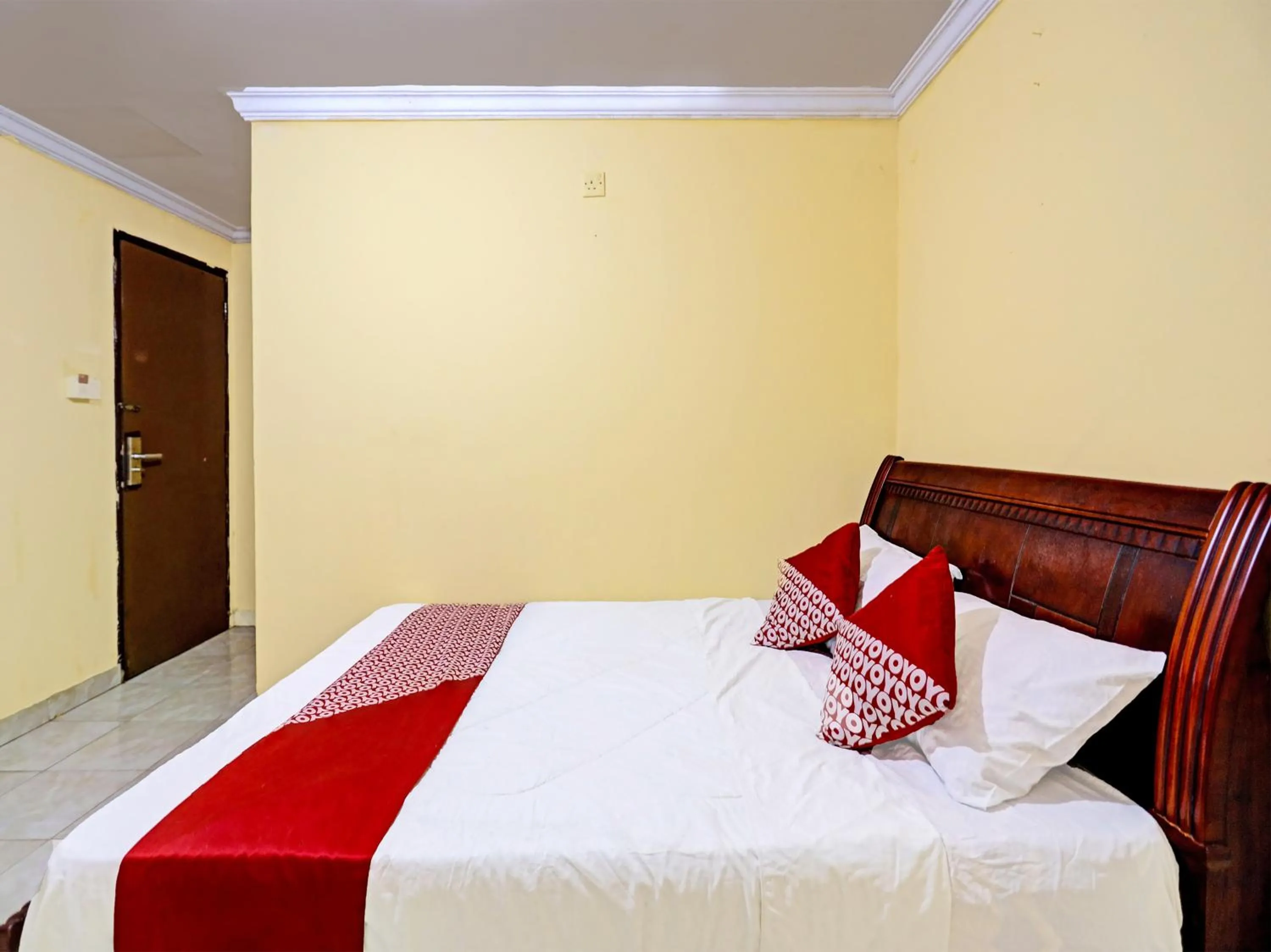 Bedroom, Bed in Hotel O Jasmine 999