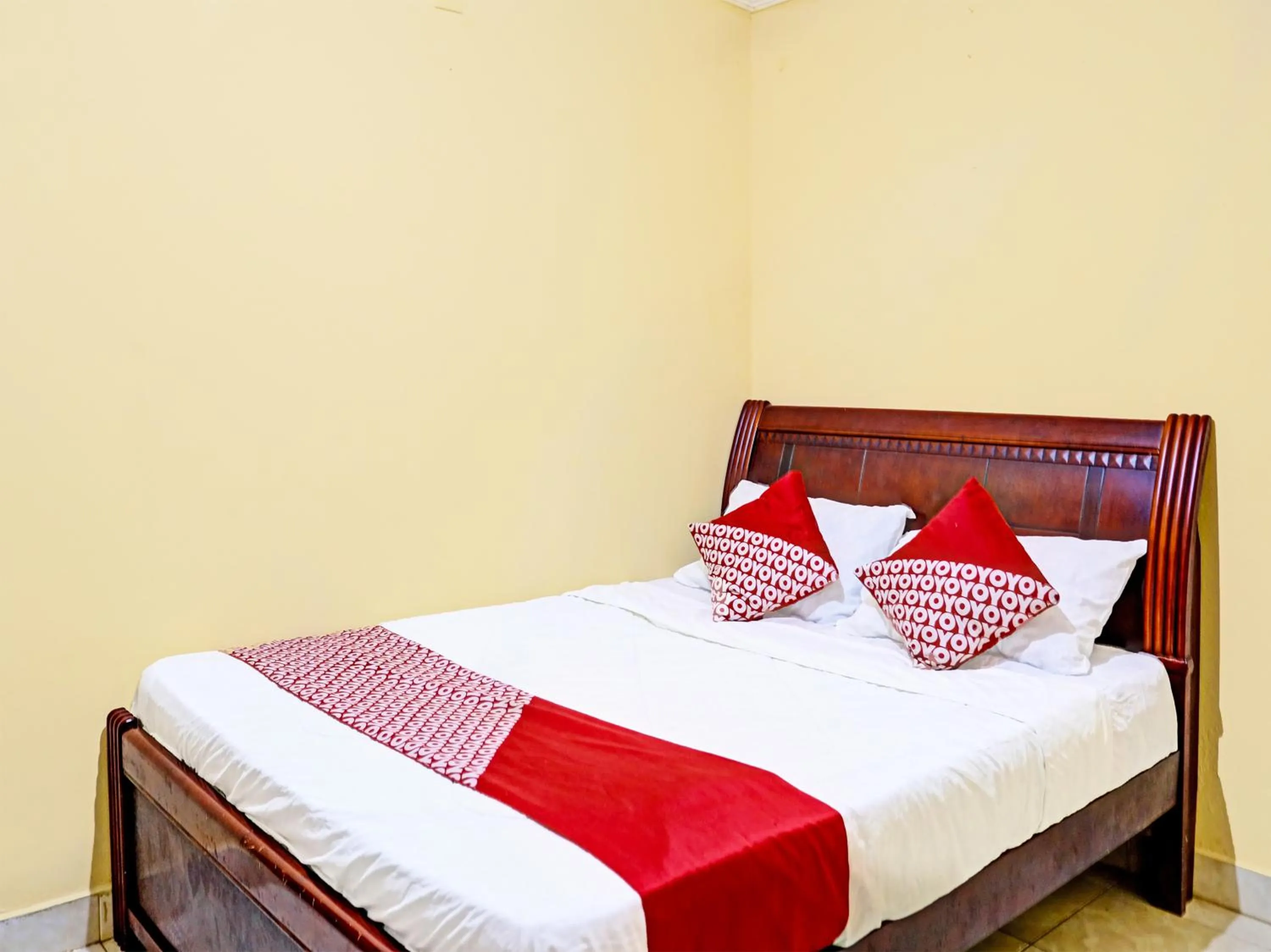 Bedroom, Bed in Hotel O Jasmine 999